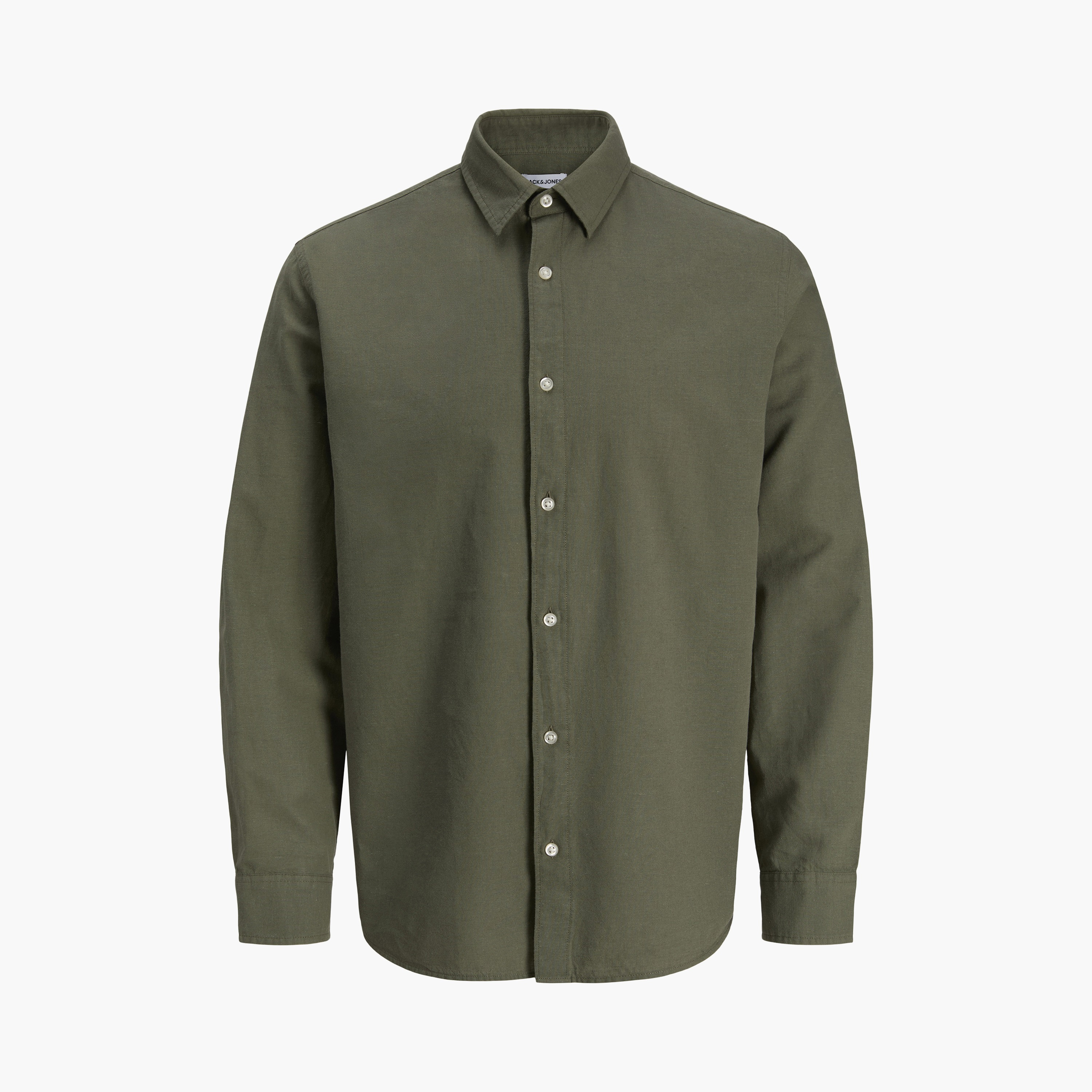 قميص سادة بقصة "ريجيولار فيت" بياقة مدببة وأكمام طويلة رجالي من جاك أند جونز-men-clothing-shirts-image-21