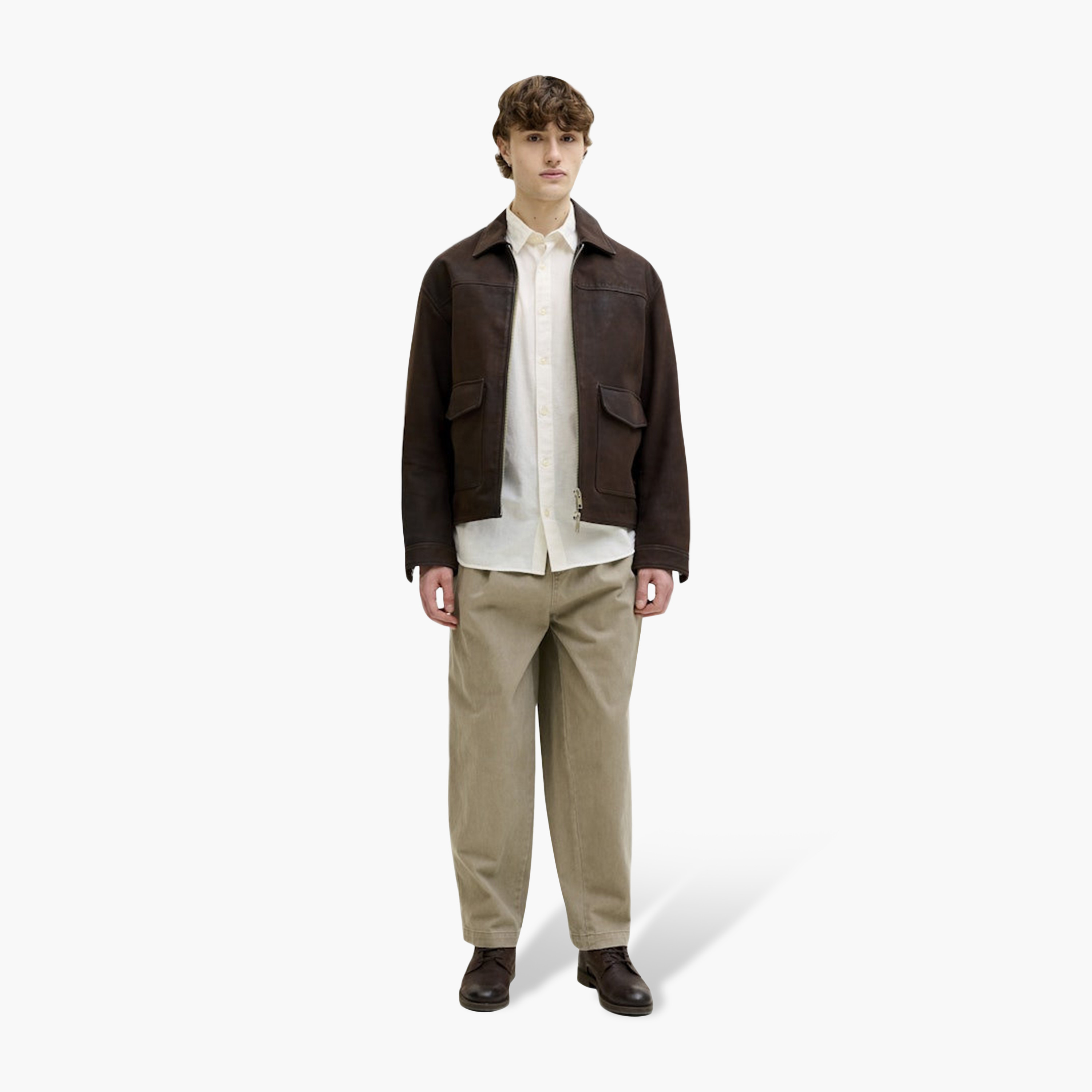 قميص سادة بقصة "ريجيولار فيت" بياقة مدببة وأكمام طويلة رجالي من جاك أند جونز-men-clothing-shirts-image-23