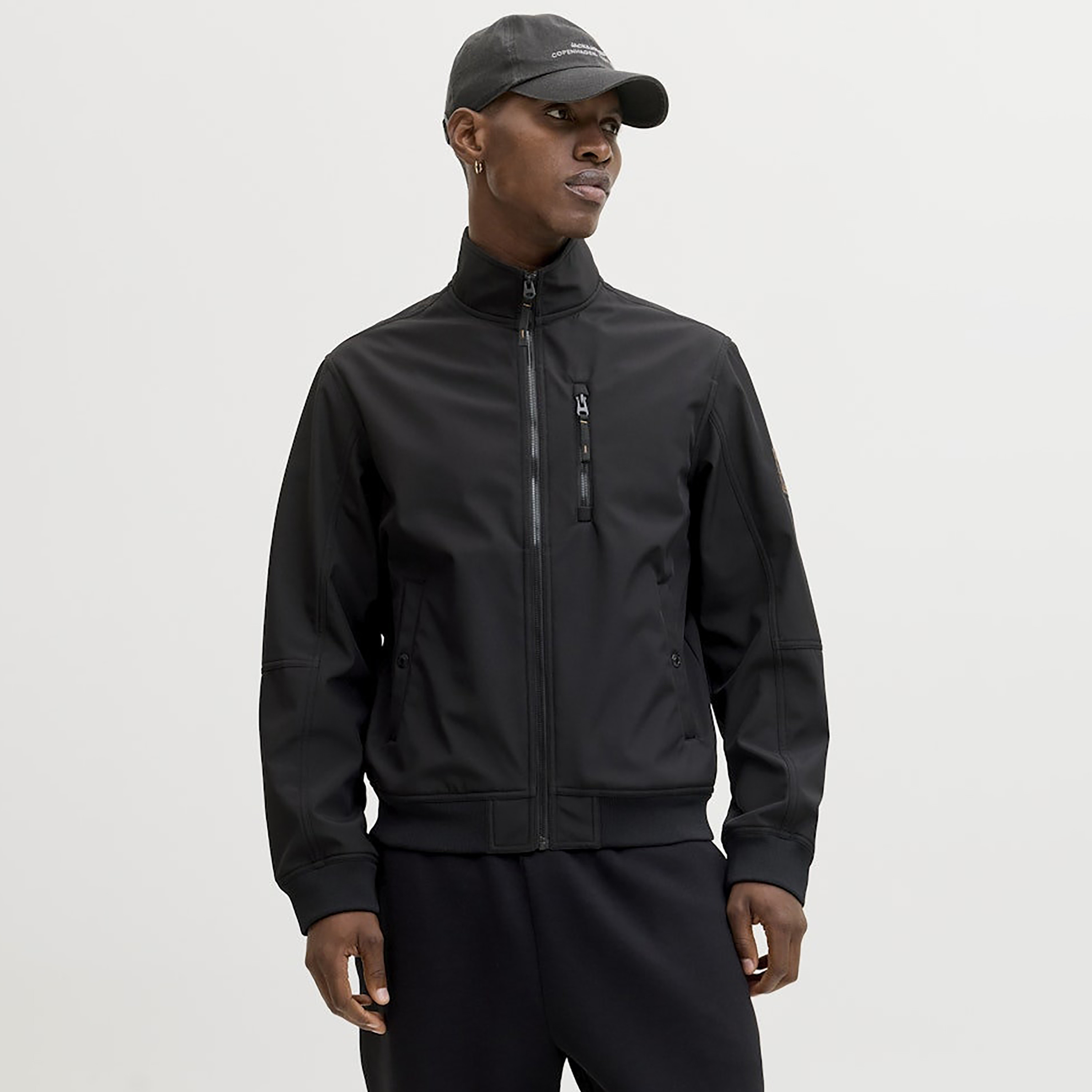 جاكيت "سوفت شيل" رجالي سادة بياقة عالية وأكمام طويلة من جاك آند جونز-men-clothing-jacketsandblazers-jackets-image-10