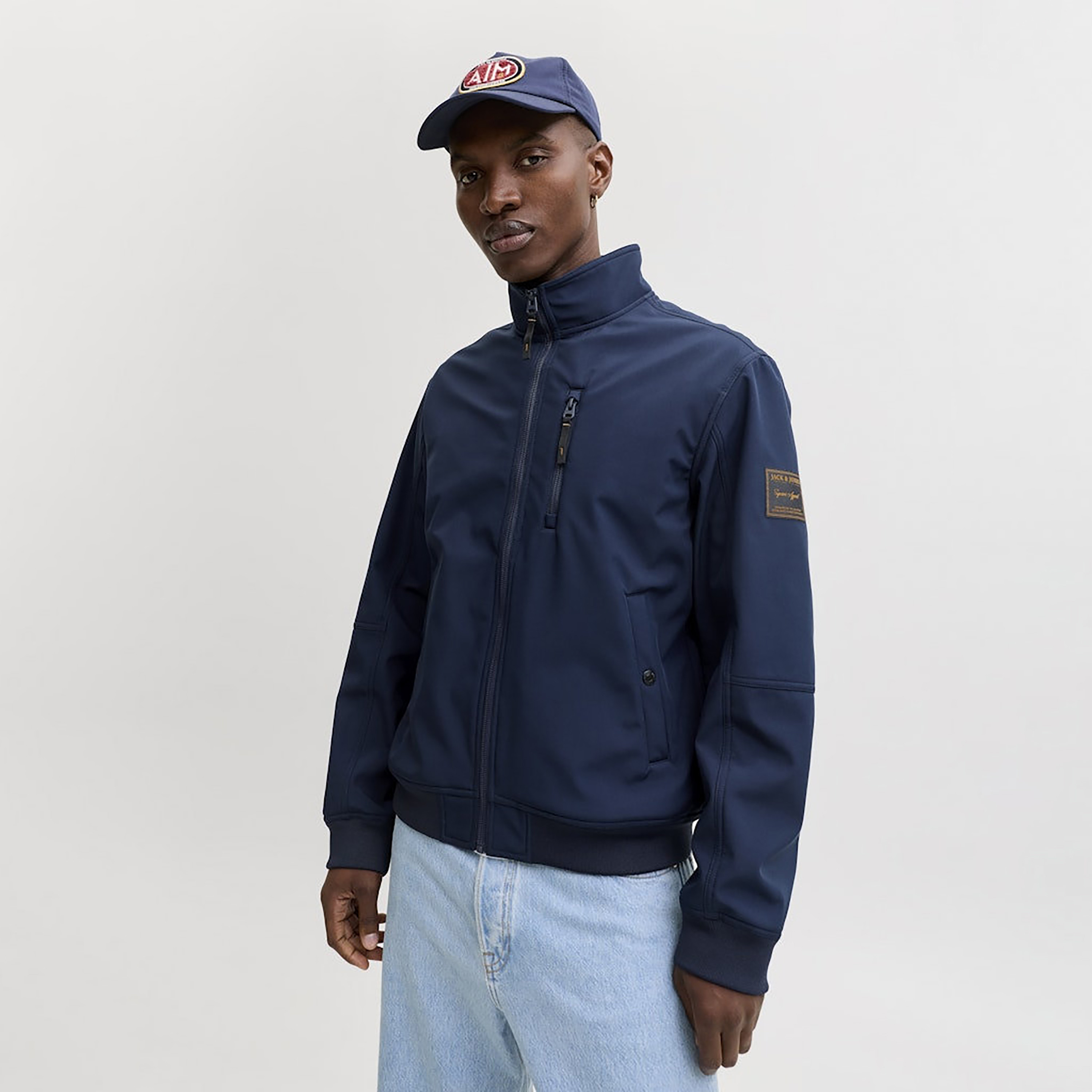 جاكيت "سوفت شيل" رجالي سادة بياقة عالية وأكمام طويلة من جاك آند جونز-men-clothing-jacketsandblazers-jackets-image-1