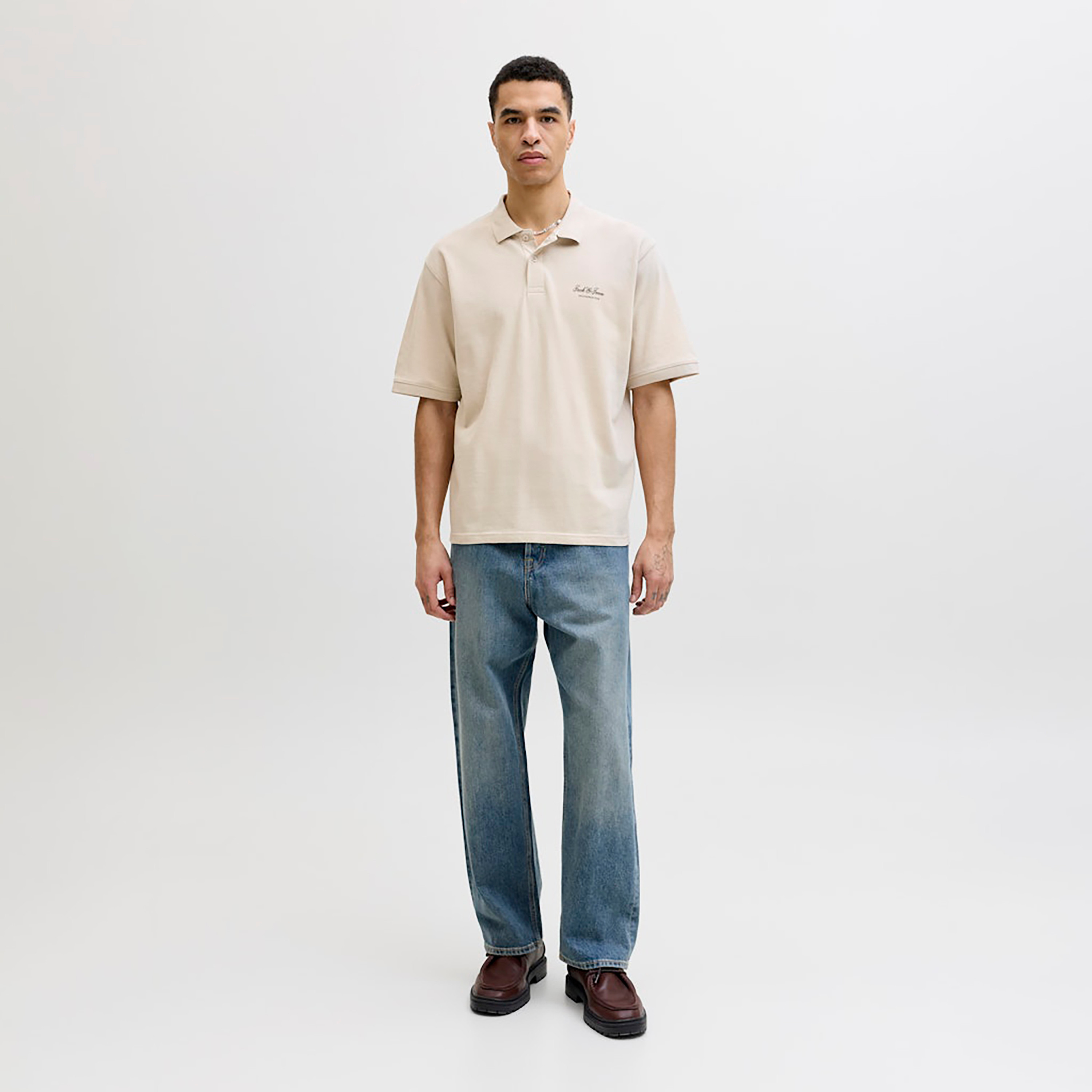 تي شيرت بولو رجالي سادة بياقة وأكمام قصيرة من جاك اند جونز-men-clothing-tshirtsandpolos-polos-image-21