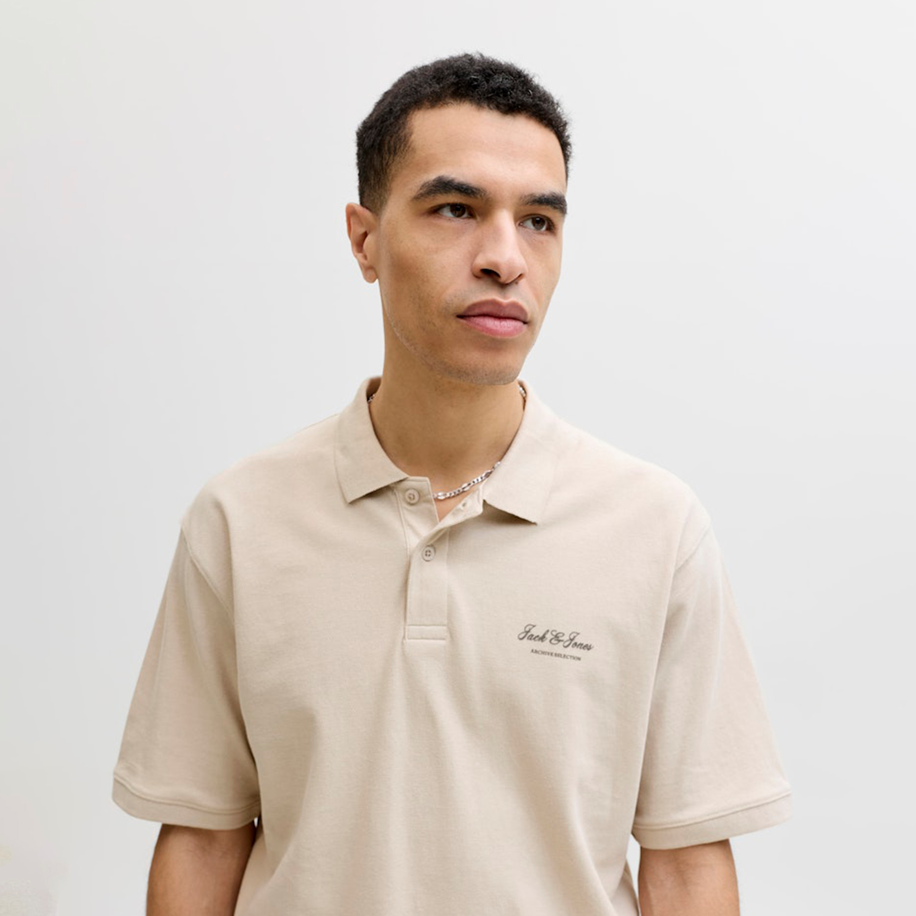 تي شيرت بولو رجالي سادة بياقة وأكمام قصيرة من جاك اند جونز-men-clothing-tshirtsandpolos-polos-image-22