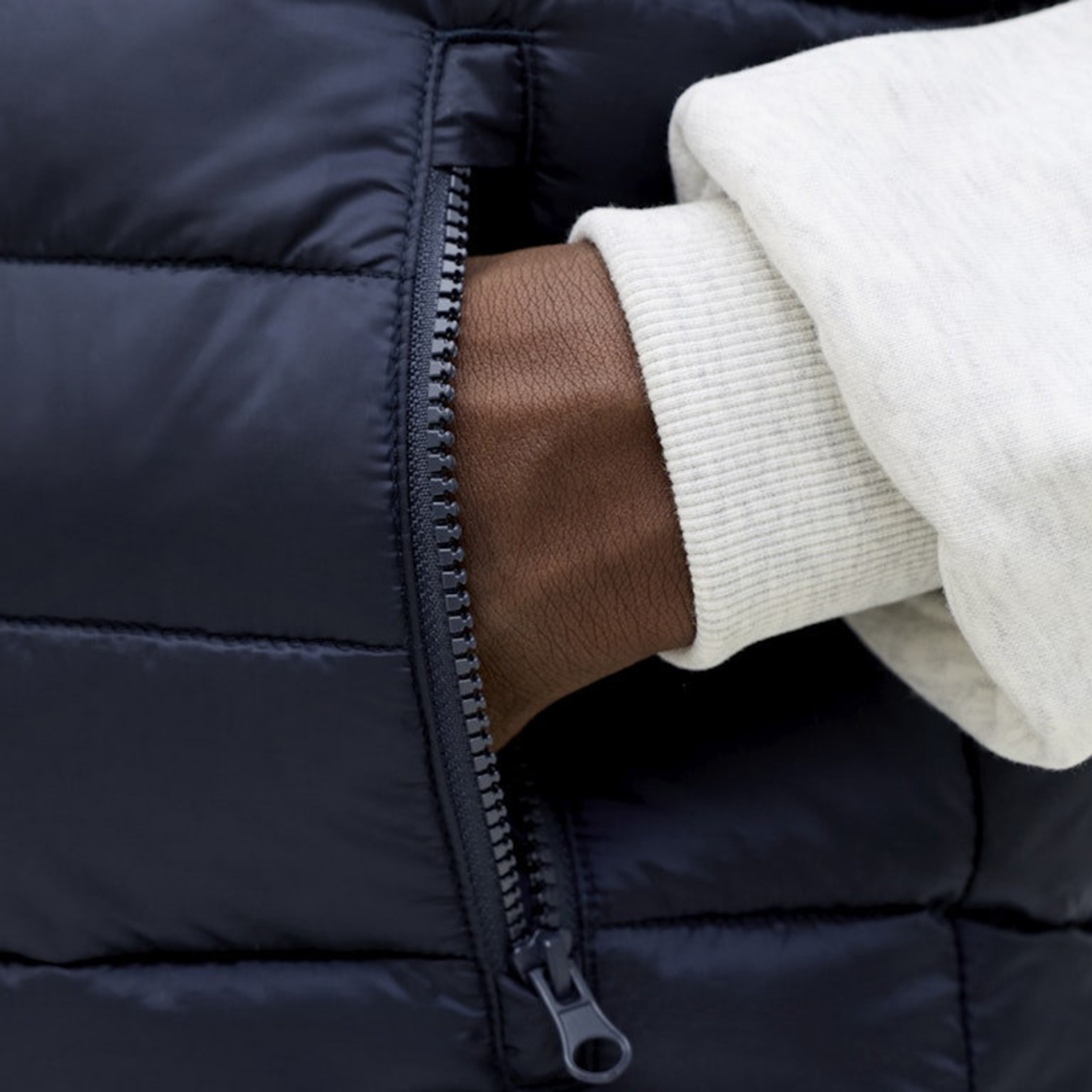 Jack & Jones Plain High Stand-Up Collar Sleeveless Puffer Men's Gilet-men-clothing-jacketsandblazers-jackets-image-10
