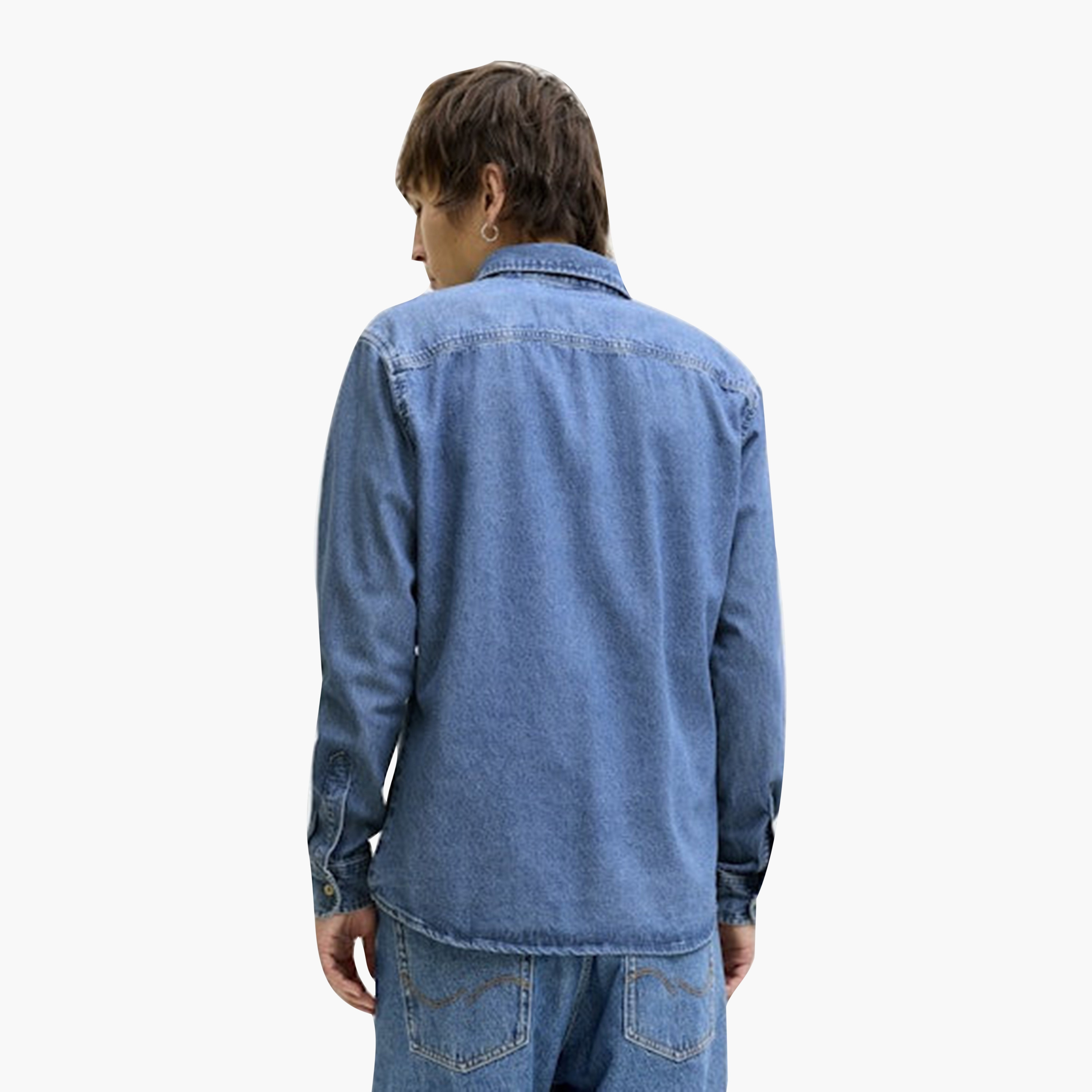 قميص جينز رجالي مغسول بقصّة ضيقة وياقة وأكمام طويلة من جاك آند جونز-men-clothing-shirts-image-11