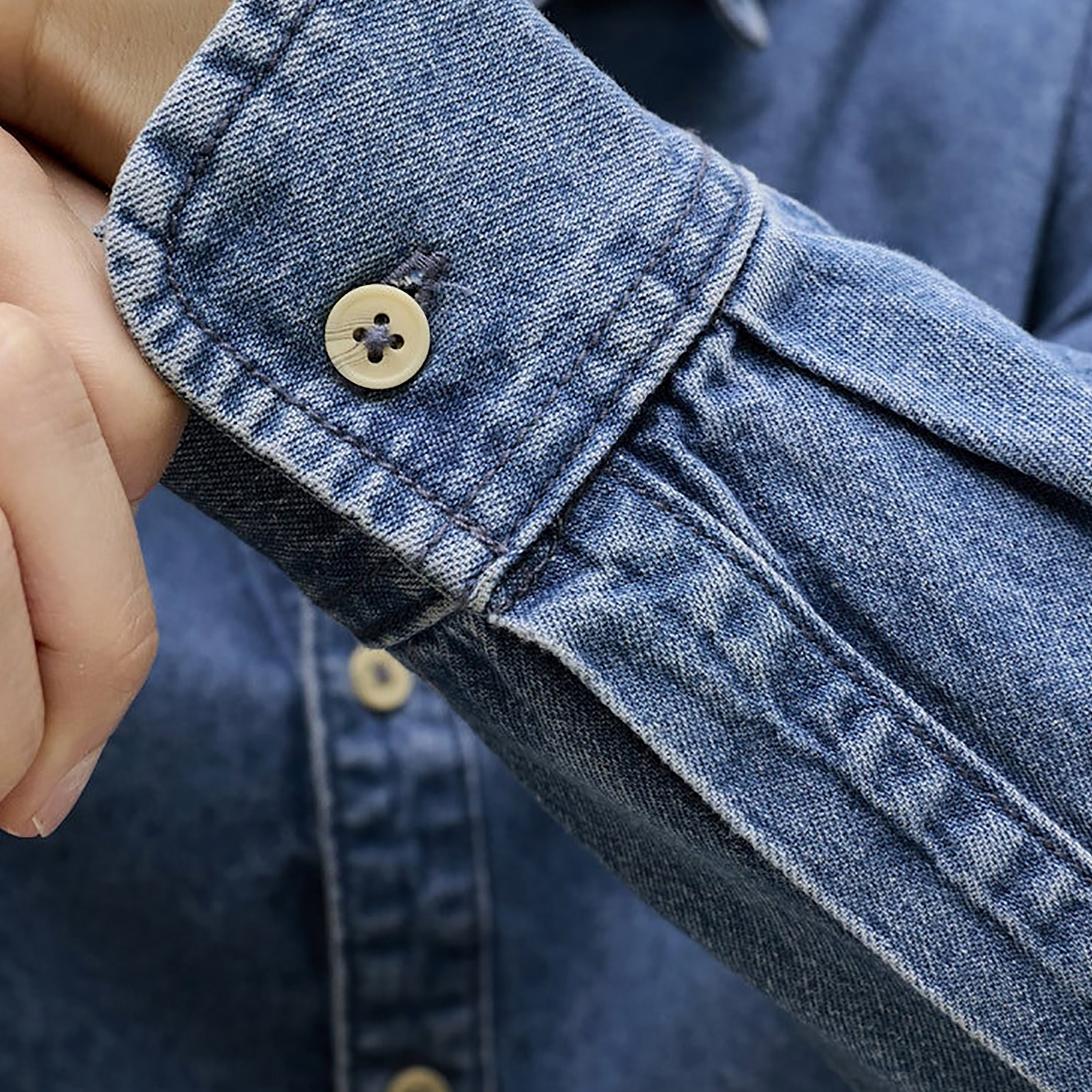قميص جينز رجالي مغسول بقصّة ضيقة وياقة وأكمام طويلة من جاك آند جونز-men-clothing-shirts-image-12