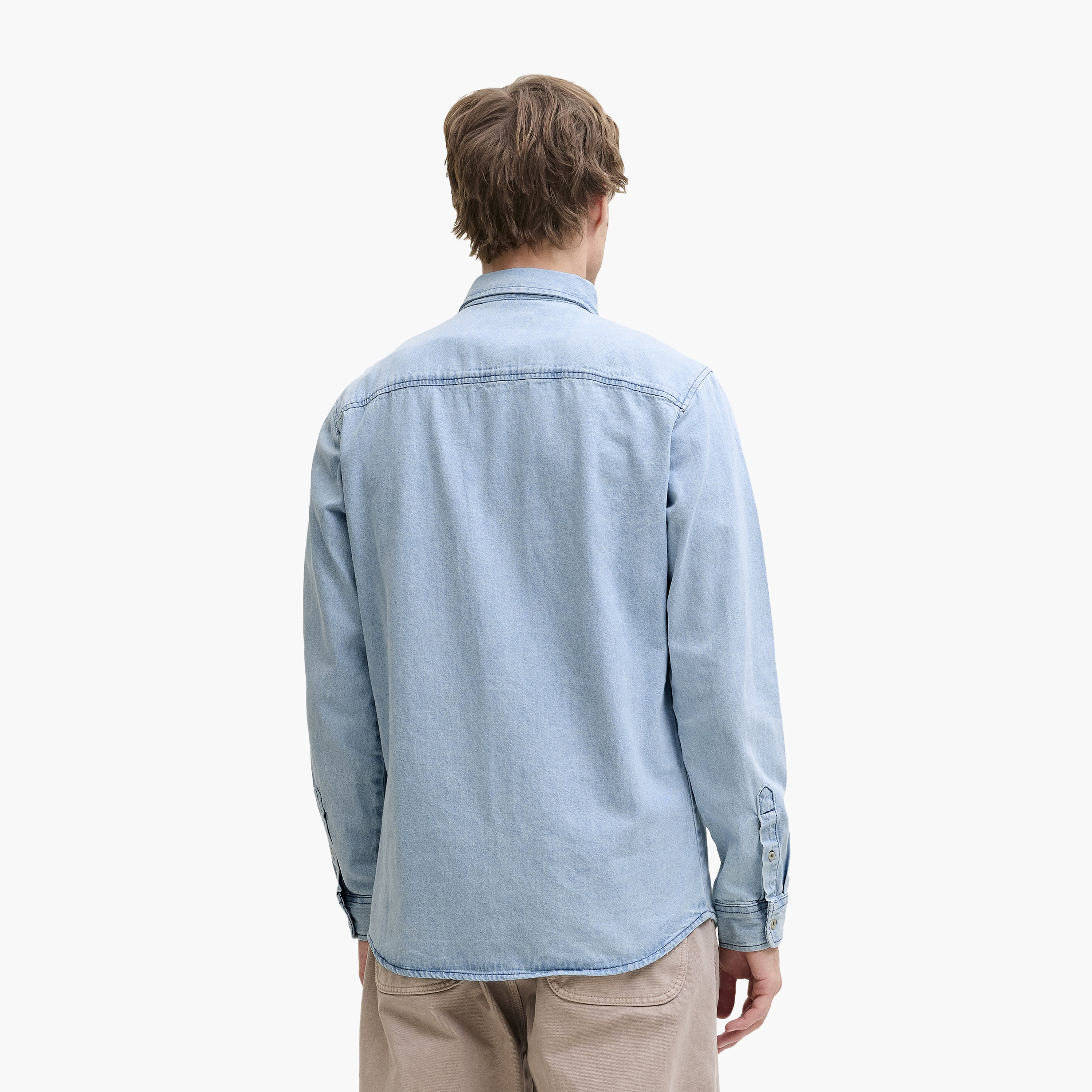 قميص جينز رجالي مغسول بقصّة ضيقة وياقة وأكمام طويلة من جاك آند جونز-men-clothing-shirts-image-4
