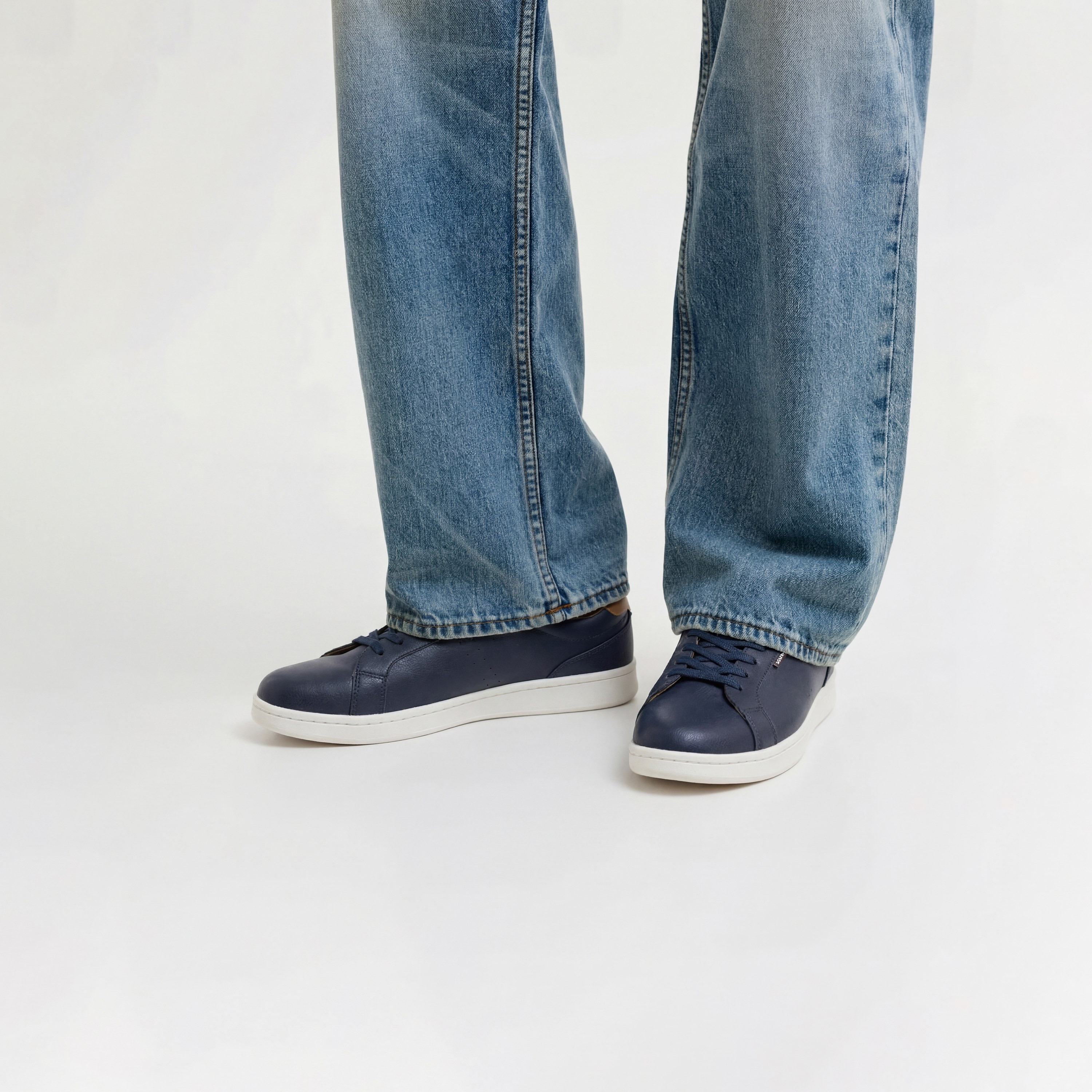 حذاء سنيكرز رجالي برباط من جاك آند جونز | 12289390-men-shoes-sneakers-image-7