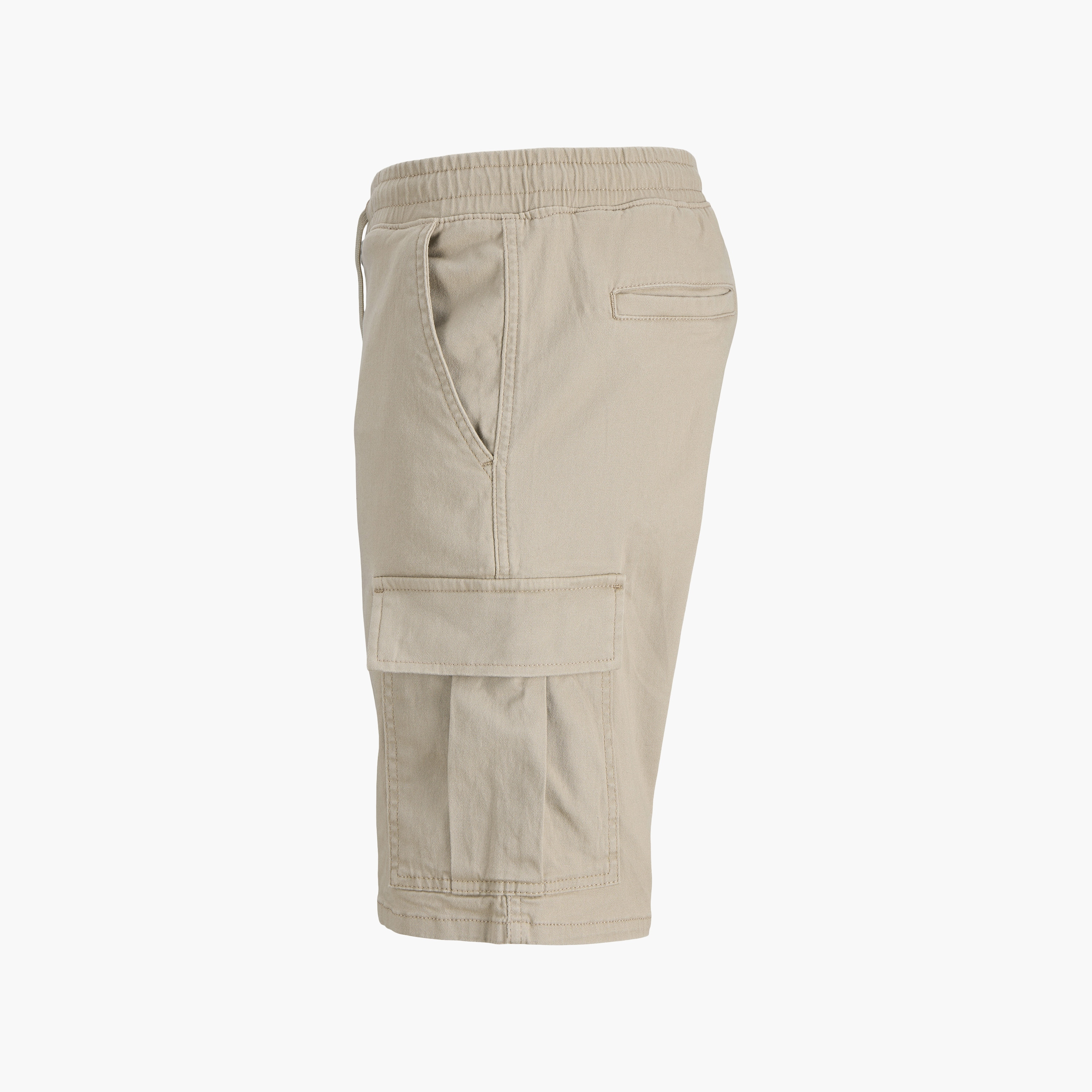 شورت "كارغو" سادة بخصر متوسط الارتفاع ورباط سحب رجالي من جاك أند جونز-men-clothing-bottoms-shorts-image-7