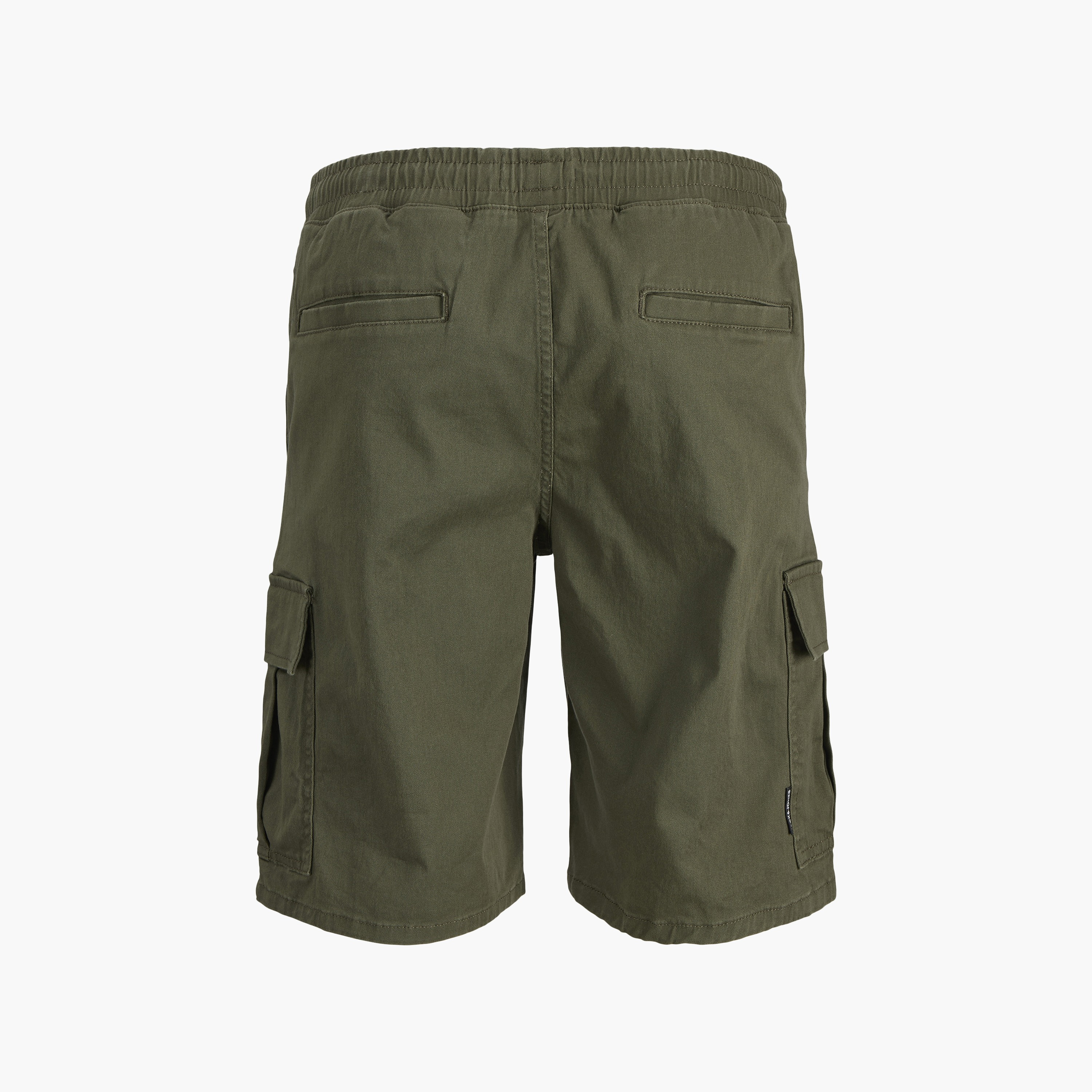 شورت "كارغو" سادة بخصر متوسط الارتفاع ورباط سحب رجالي من جاك أند جونز-men-clothing-bottoms-shorts-image-13