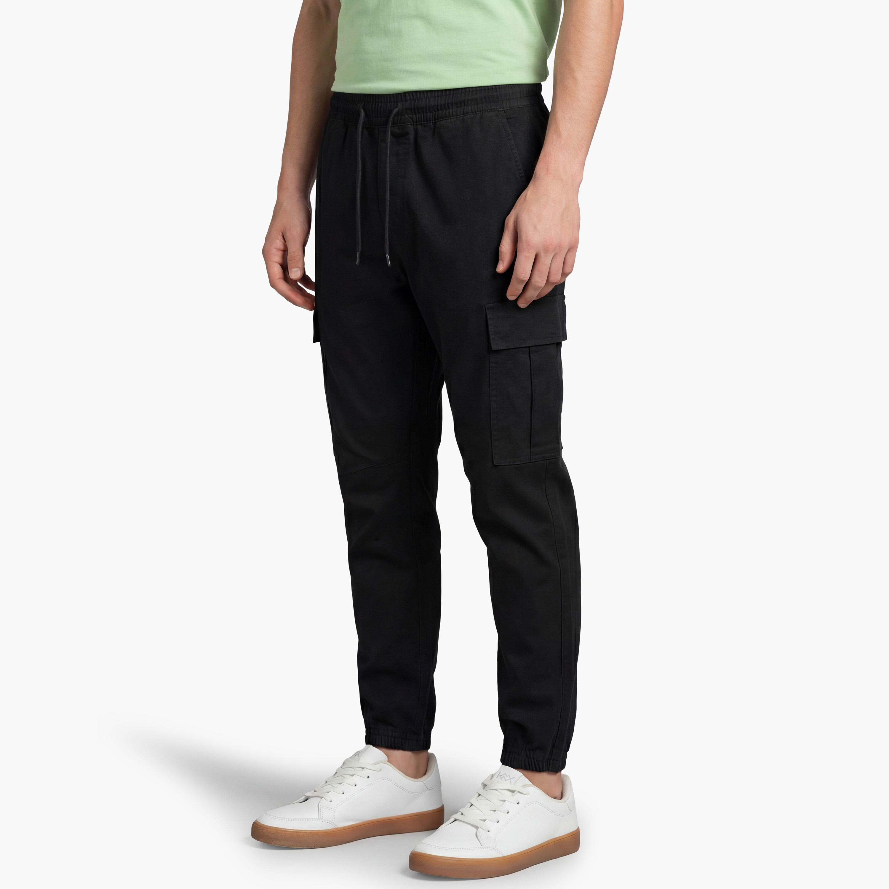 بنطلون جوجر "كارغو" رجالي سادة بخصر متوسط وأربطة من جاك آند جونز-men-clothing-bottoms-trousersandchinos-trousers-image-3