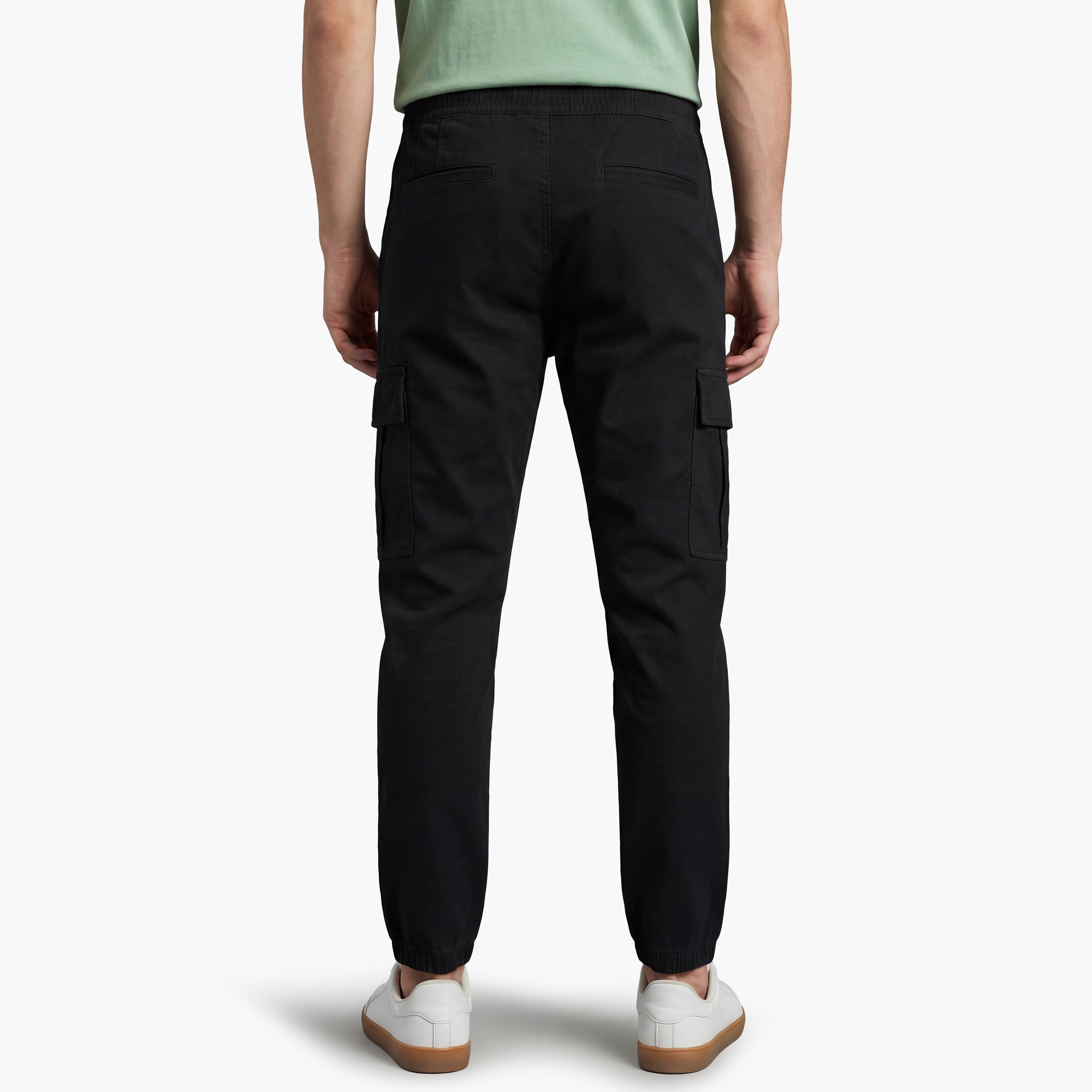 بنطلون جوجر "كارغو" رجالي سادة بخصر متوسط وأربطة من جاك آند جونز-men-clothing-bottoms-trousersandchinos-trousers-image-4