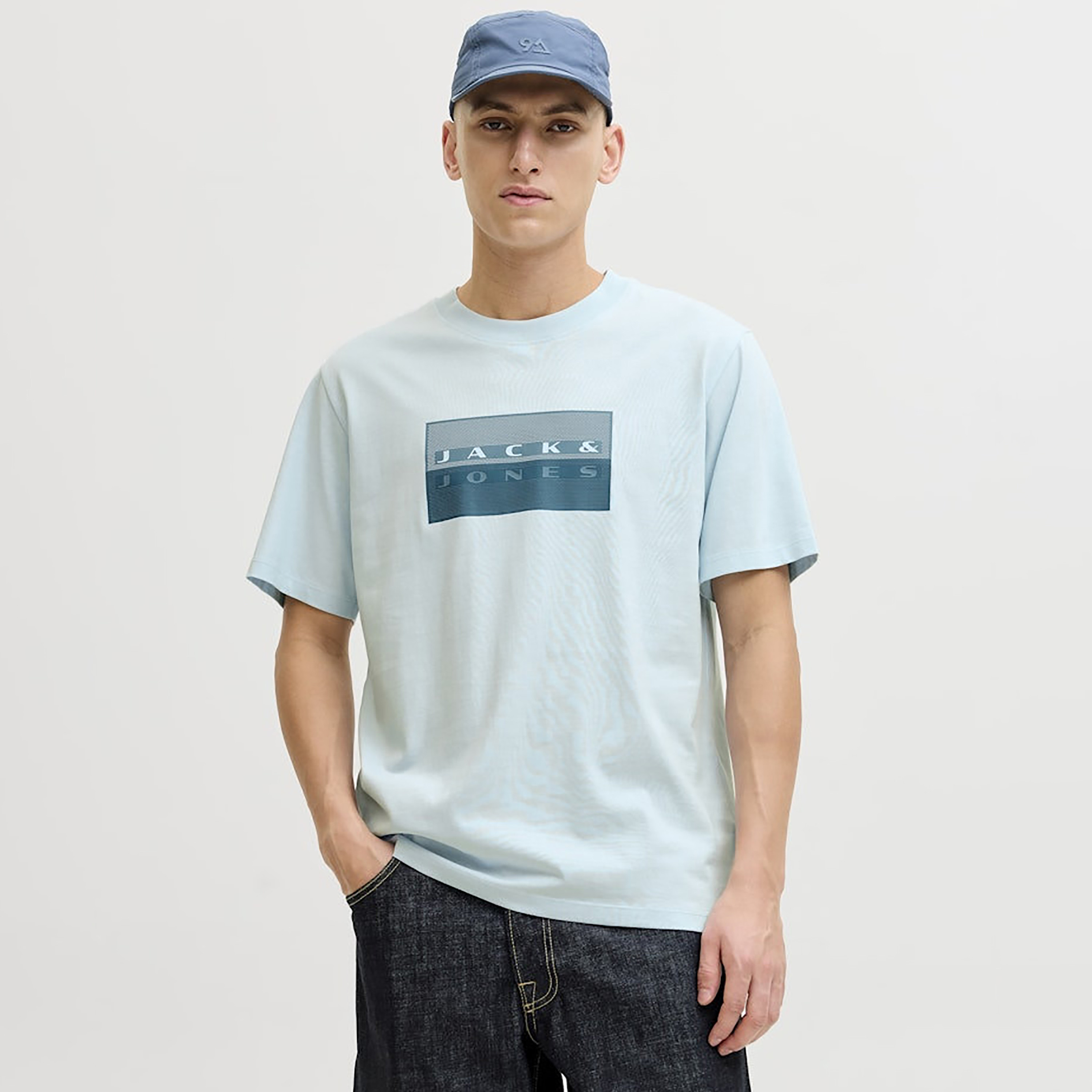 تي شيرت رجالي مطبوع بياقة دائرية وأكمام قصيرة من جاك اند جونز-men-clothing-tshirtsandpolos-tshirts-image-13