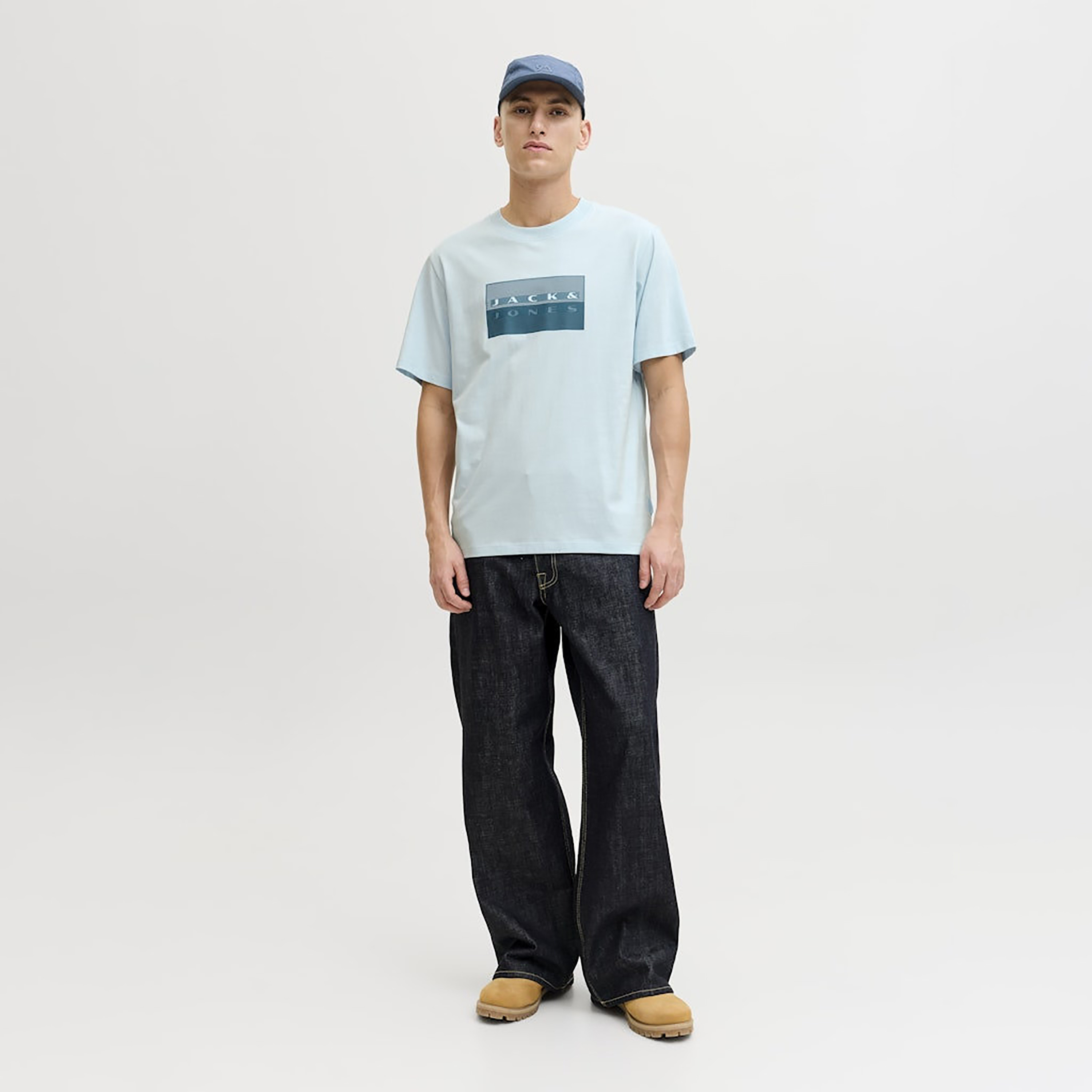 تي شيرت رجالي مطبوع بياقة دائرية وأكمام قصيرة من جاك اند جونز-men-clothing-tshirtsandpolos-tshirts-image-14