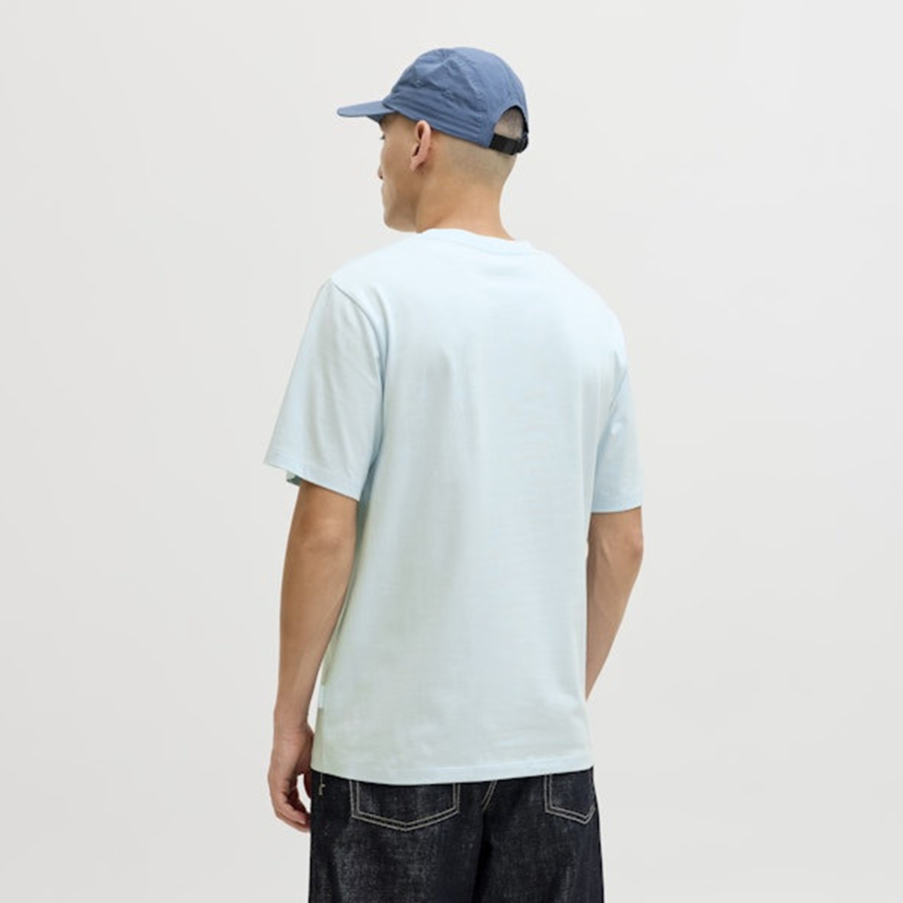 تي شيرت رجالي مطبوع بياقة دائرية وأكمام قصيرة من جاك اند جونز-men-clothing-tshirtsandpolos-tshirts-image-16