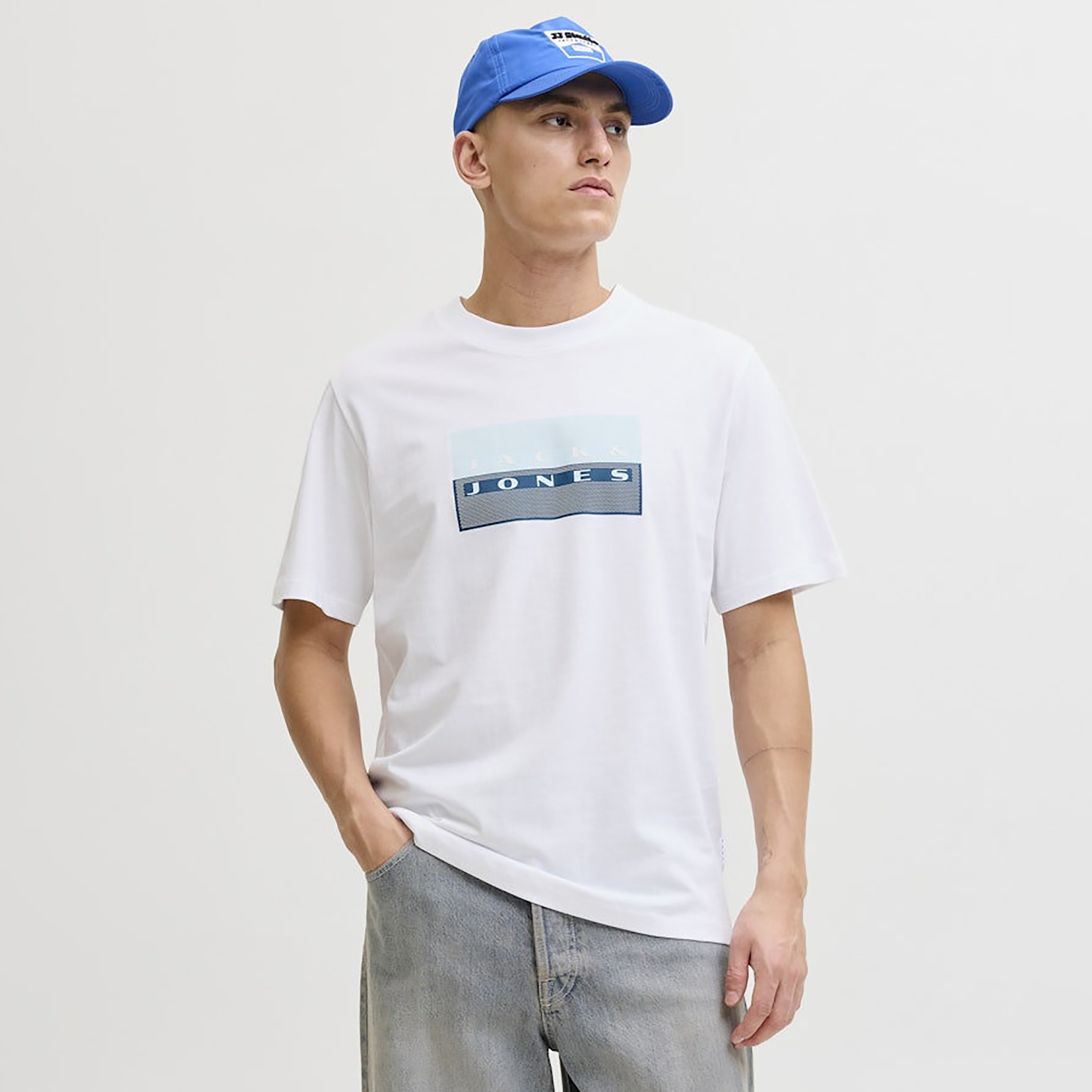 تي شيرت رجالي مطبوع بياقة دائرية وأكمام قصيرة من جاك اند جونز-men-clothing-tshirtsandpolos-tshirts-image-9