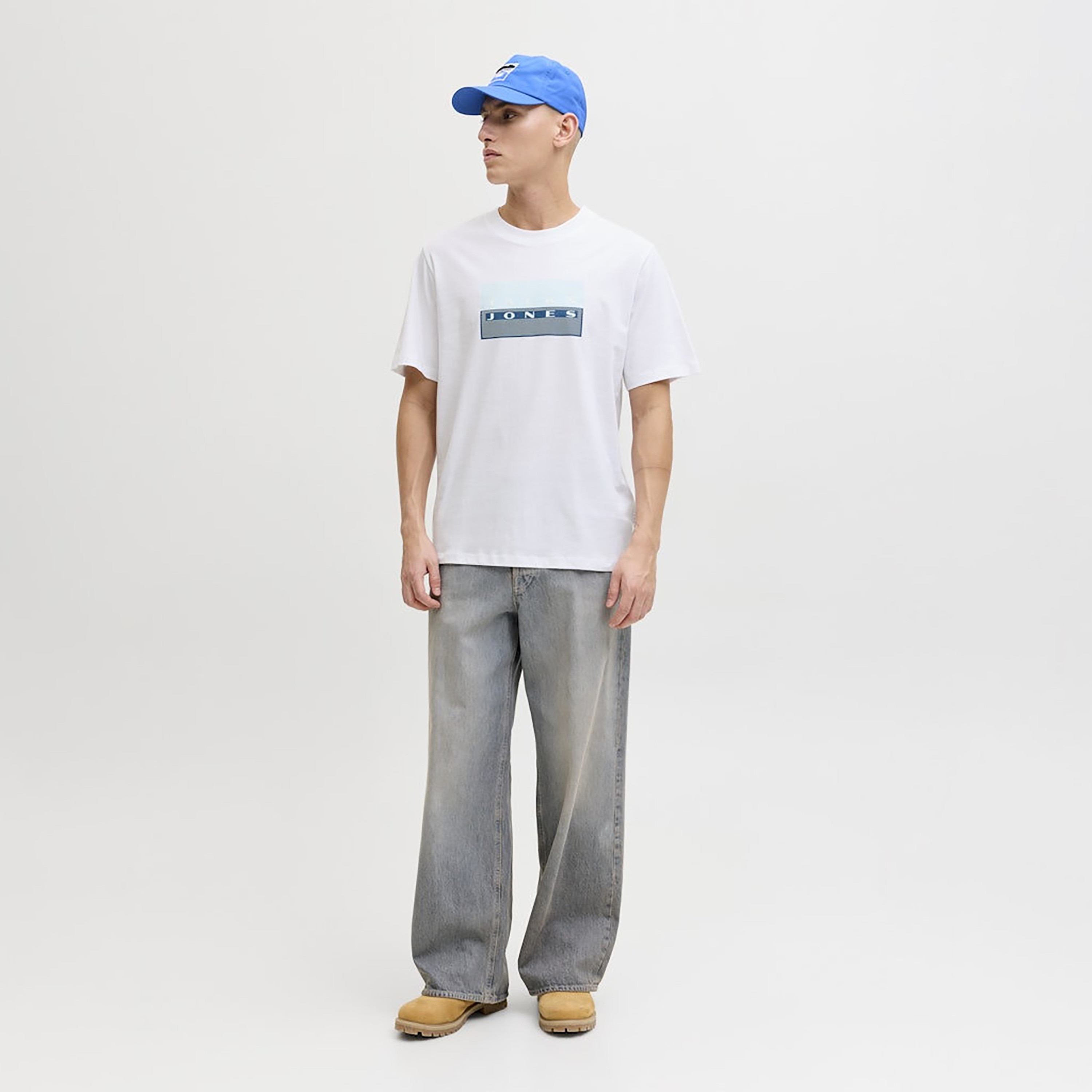 تي شيرت رجالي مطبوع بياقة دائرية وأكمام قصيرة من جاك اند جونز-men-clothing-tshirtsandpolos-tshirts-image-10