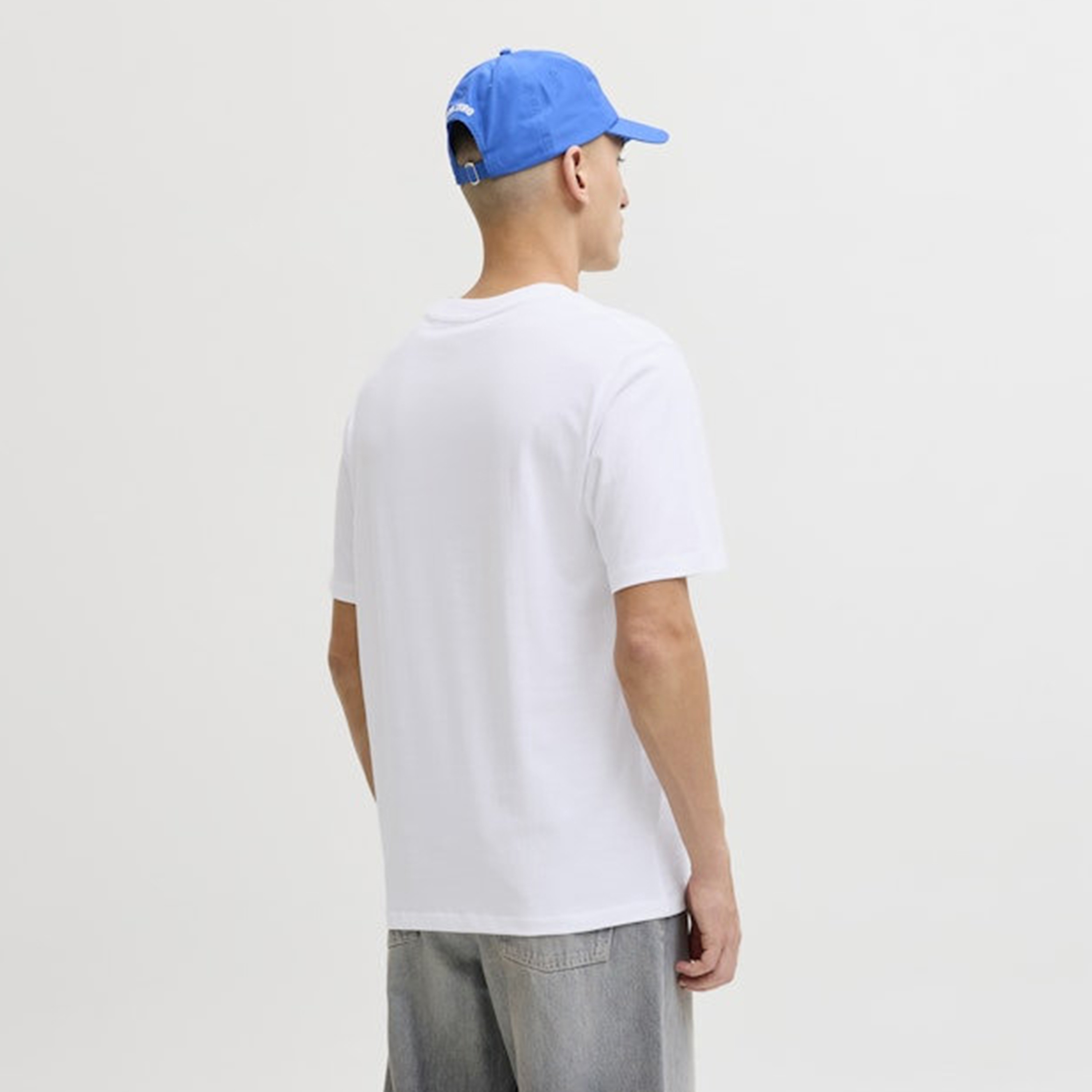 تي شيرت رجالي مطبوع بياقة دائرية وأكمام قصيرة من جاك اند جونز-men-clothing-tshirtsandpolos-tshirts-image-12