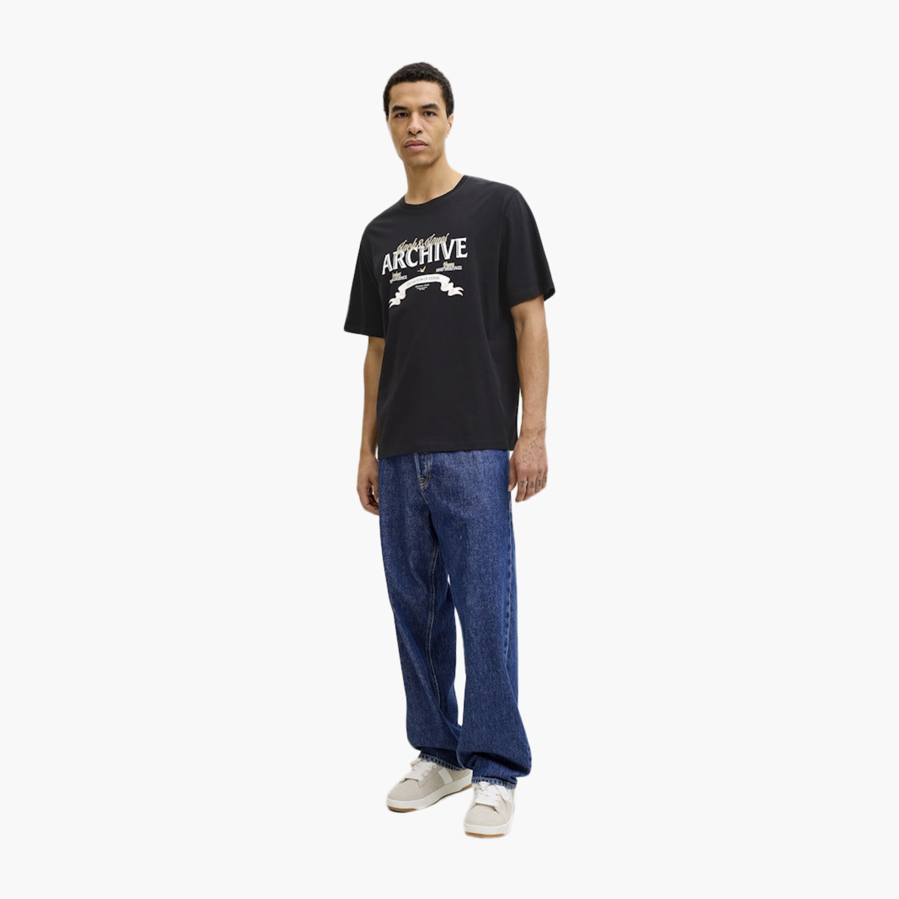 تي شيرت رجالي مطبوع بياقة دائرية وأكمام قصيرة من جاك اند جونز-men-clothing-tshirtsandpolos-tshirts-image-2