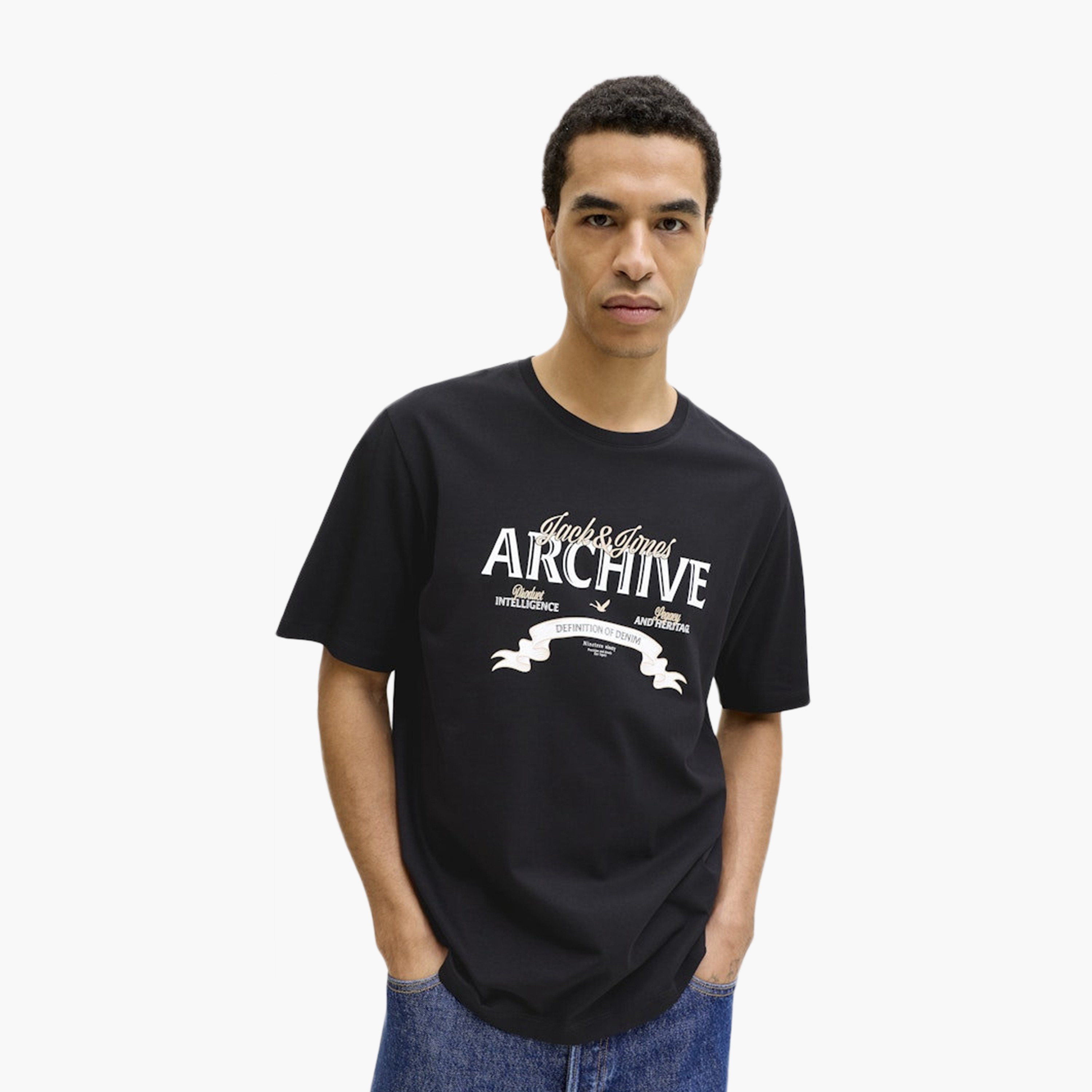 تي شيرت رجالي مطبوع بياقة دائرية وأكمام قصيرة من جاك اند جونز-men-clothing-tshirtsandpolos-tshirts-image-3