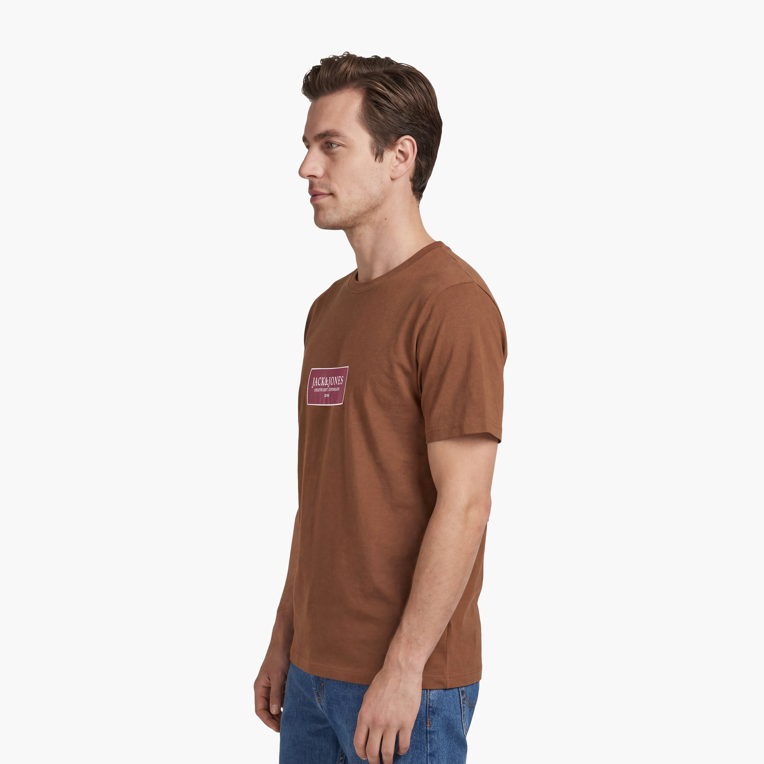 تيشيرت رجالي مطبوع برسومات بياقة دائرية وأكمام قصيرة من جاك ان جونز-men-clothing-tshirtsandpolos-tshirts-image-15