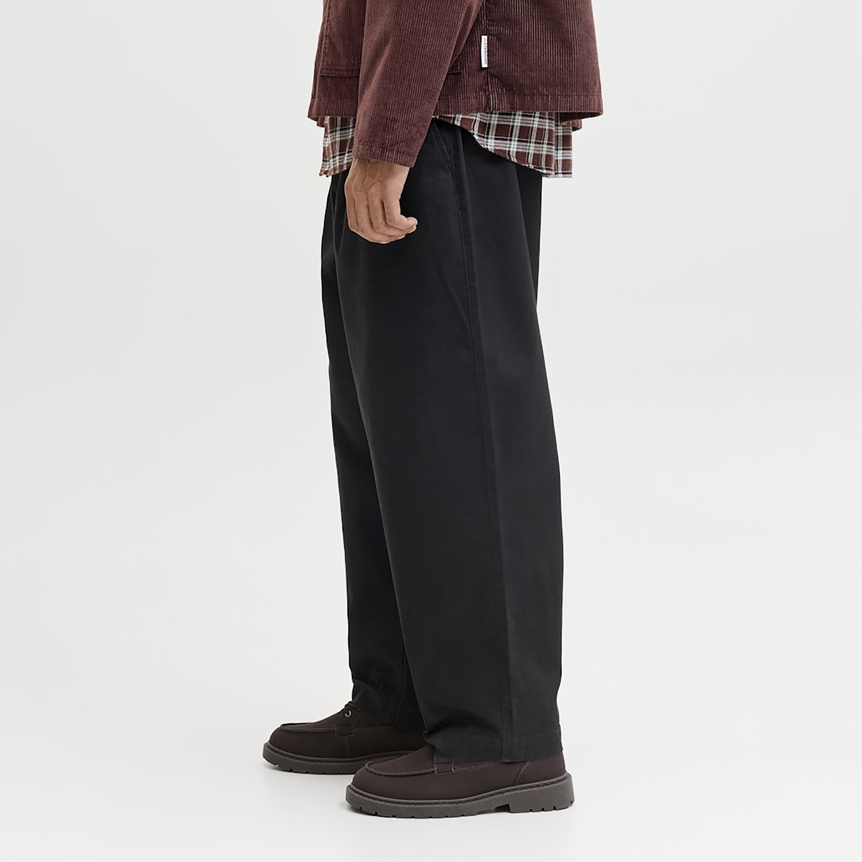 بنطلون رياضي (جوغر) رجالي جاك آند جونز سادة برباط شد وخصر متوسط الارتفاع-men-clothing-bottoms-joggers-image-5