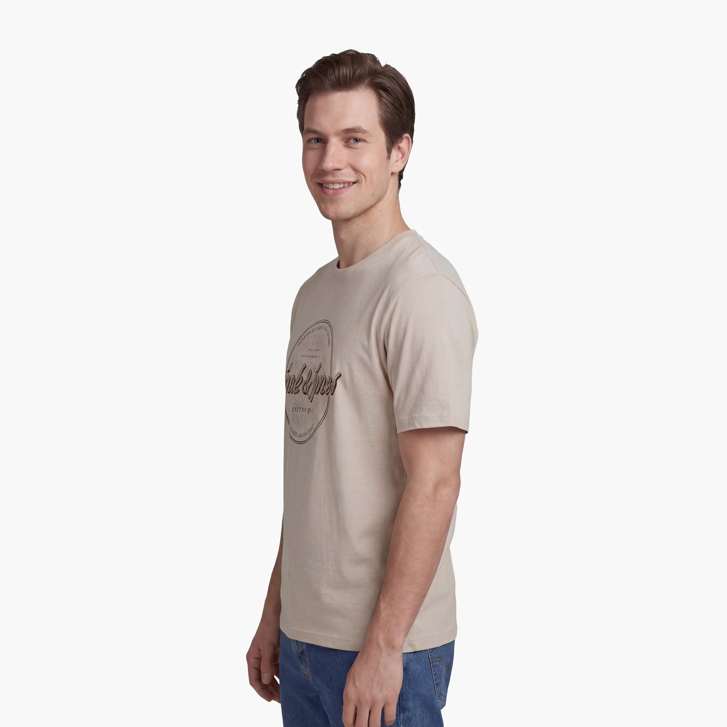 تي شيرت رجالي بلس بطبعة جرافيكية ورقبة دائرية وأكمام قصيرة من جاك آند جونز-men-clothing-tshirtsandpolos-tshirts-image-4