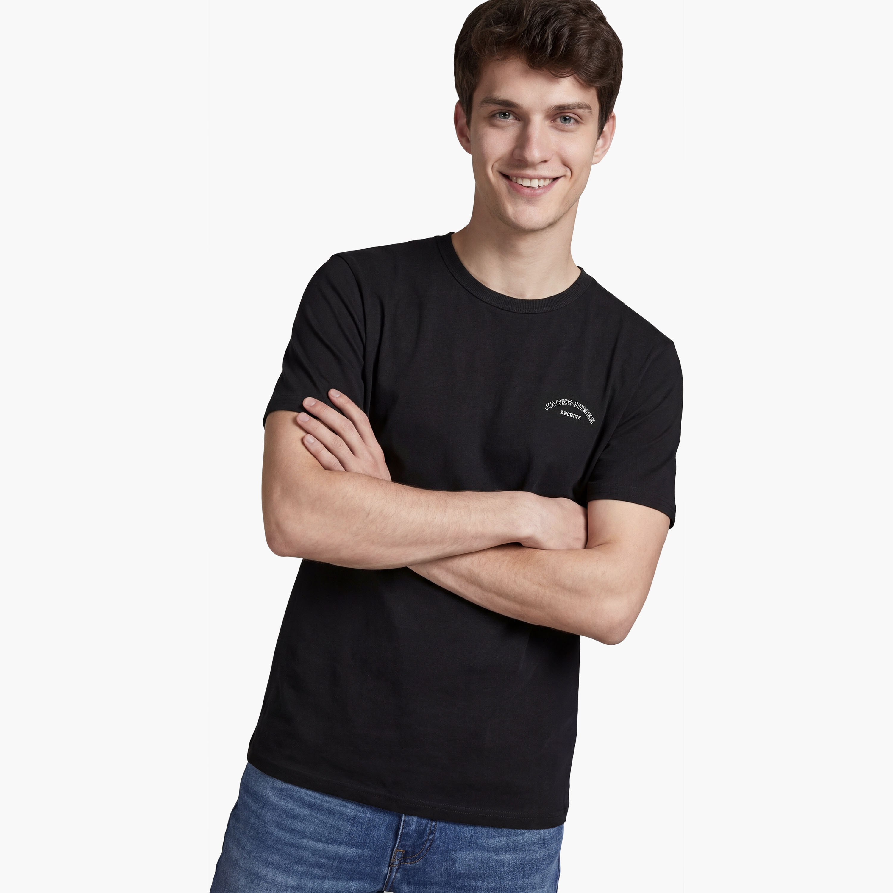 تي شيرت رجالي بلس سادة برقبة دائرية وأكمام قصيرة من جاك آند جونز-men-clothing-tshirtsandpolos-tshirts-image-22