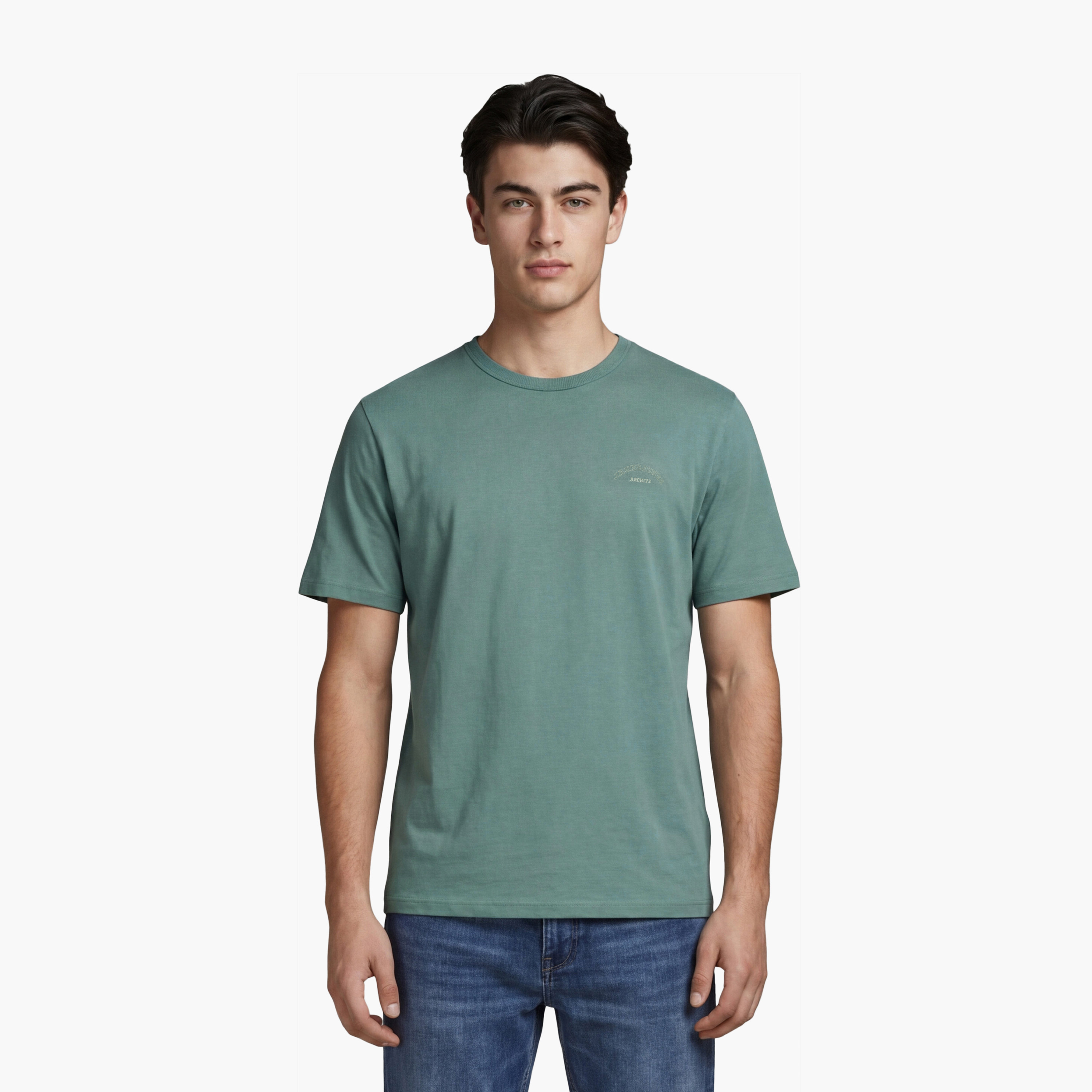 تي شيرت رجالي بلس سادة برقبة دائرية وأكمام قصيرة من جاك آند جونز-men-clothing-tshirtsandpolos-tshirts-image-1