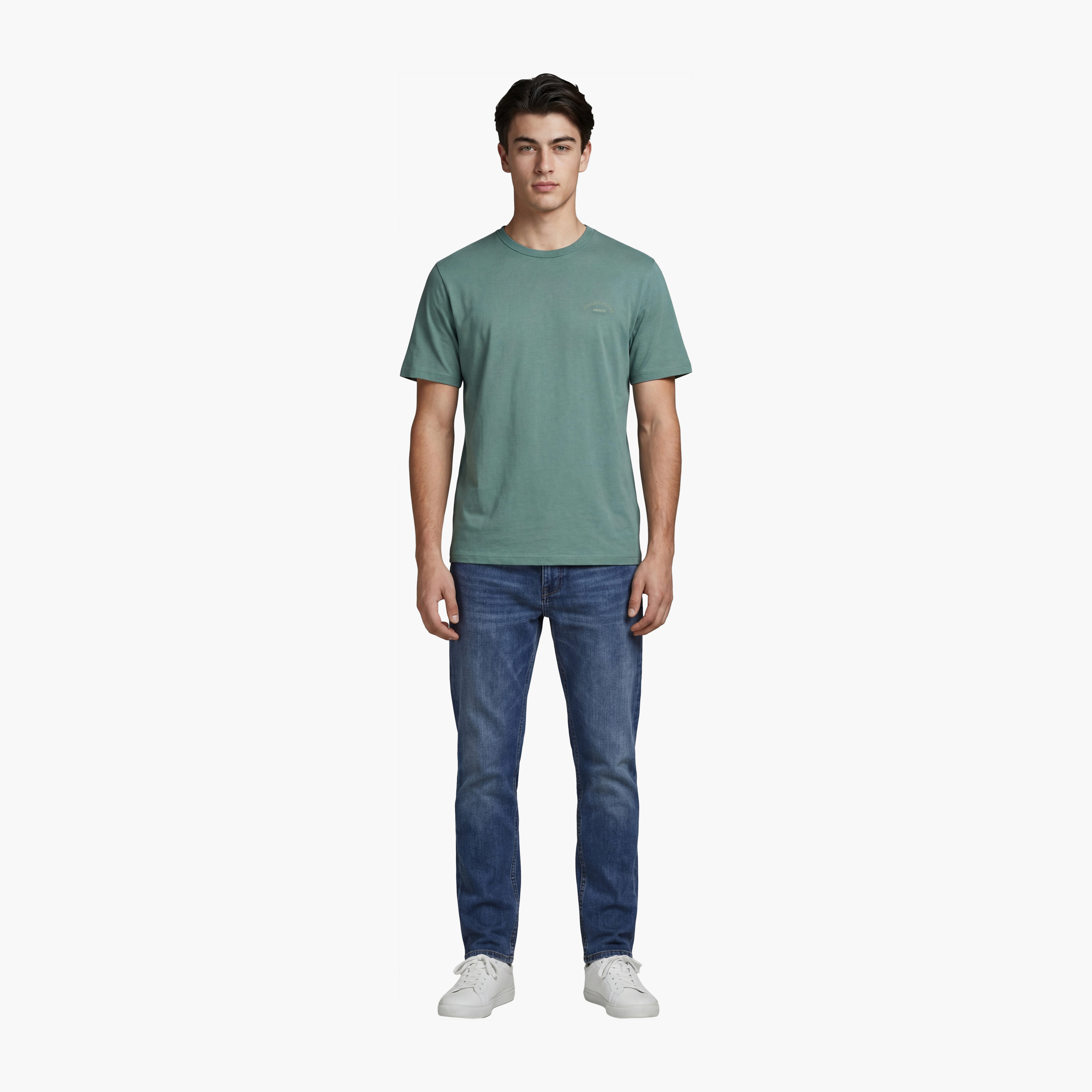 تي شيرت رجالي بلس سادة برقبة دائرية وأكمام قصيرة من جاك آند جونز-men-clothing-tshirtsandpolos-tshirts-image-2