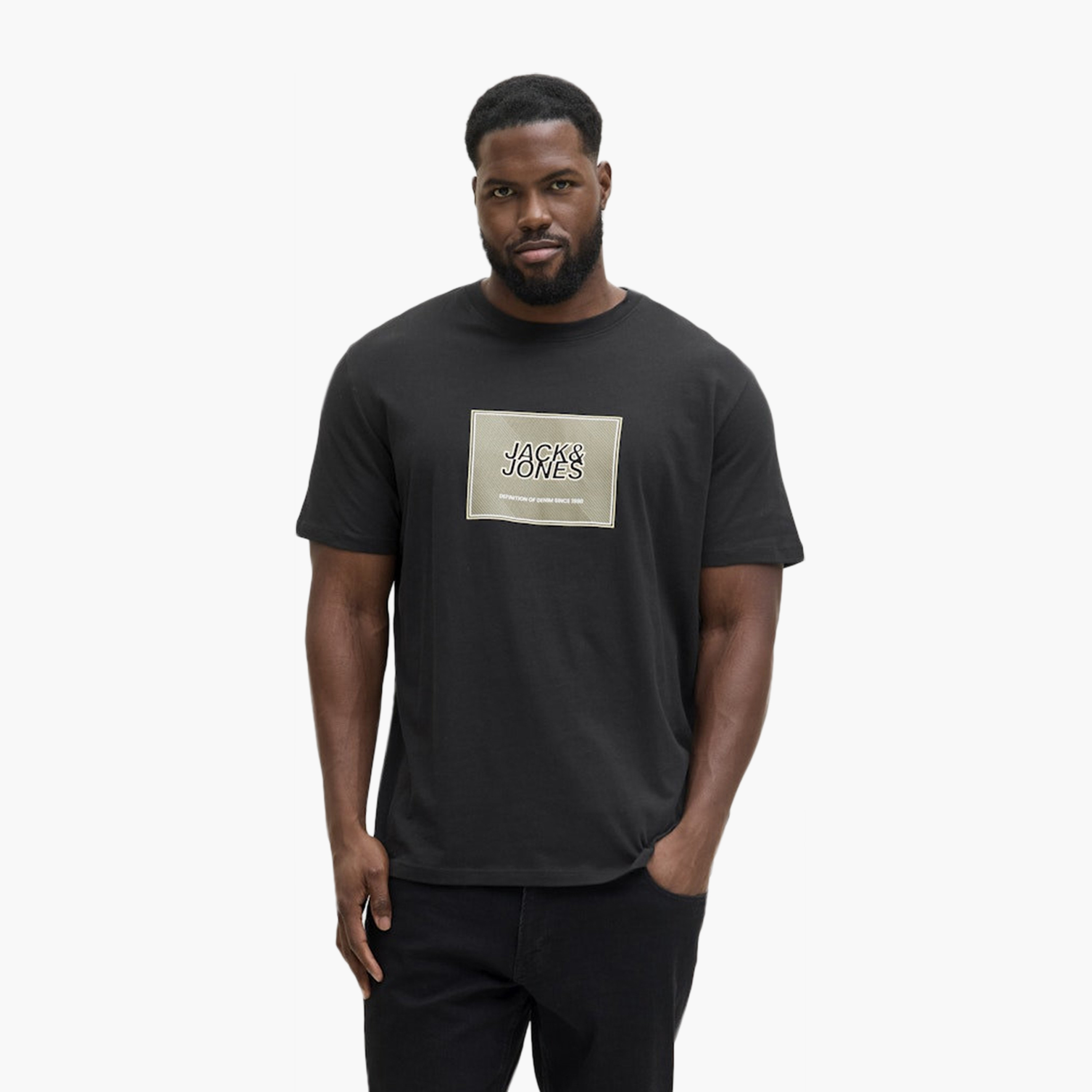 تي شيرت رجالي بلس بطبعة جرافيكية ورقبة دائرية وأكمام قصيرة من جاك آند جونز-men-clothing-tshirtsandpolos-tshirts-image-1