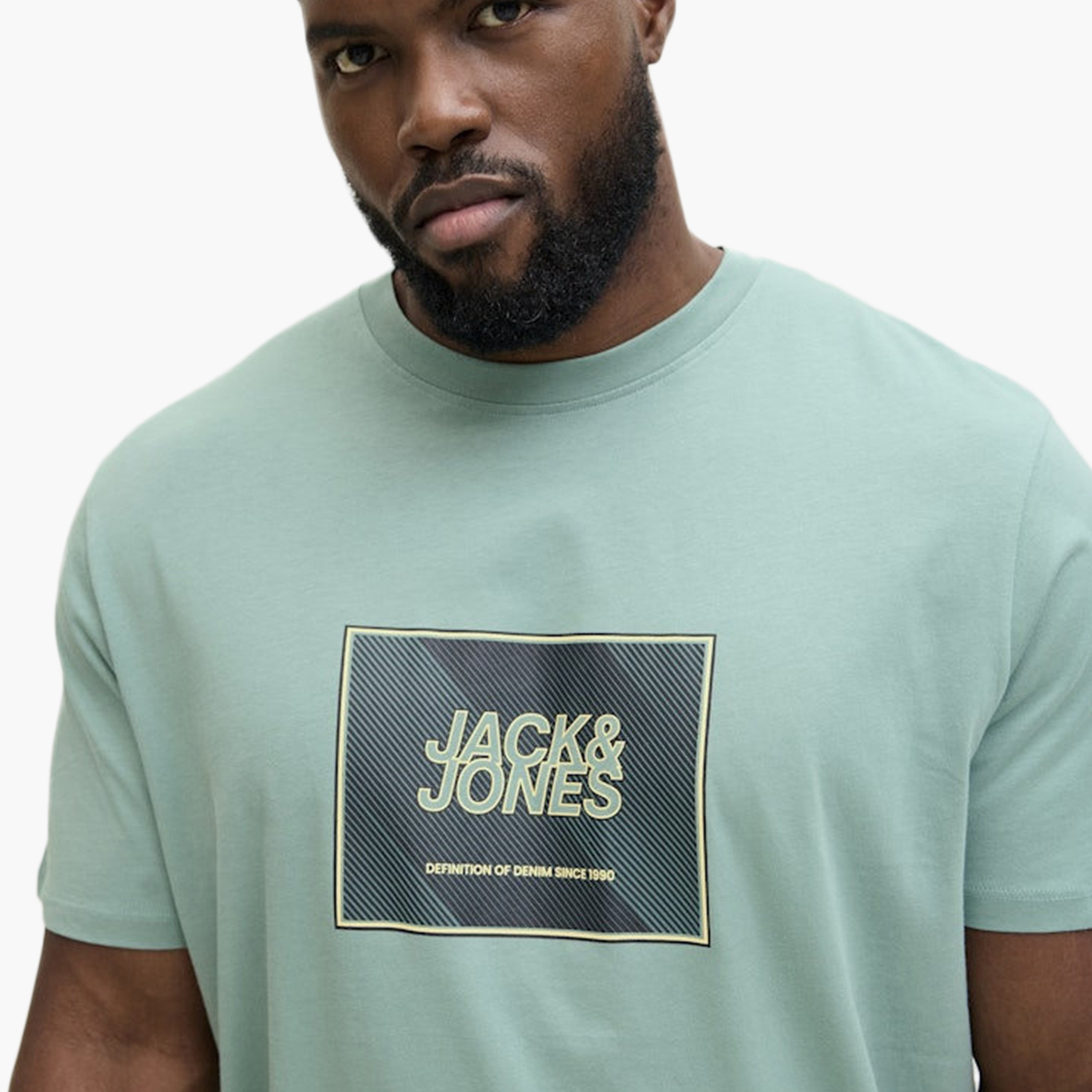 تي شيرت رجالي بلس بطبعة جرافيكية ورقبة دائرية وأكمام قصيرة من جاك آند جونز-men-clothing-tshirtsandpolos-tshirts-image-19