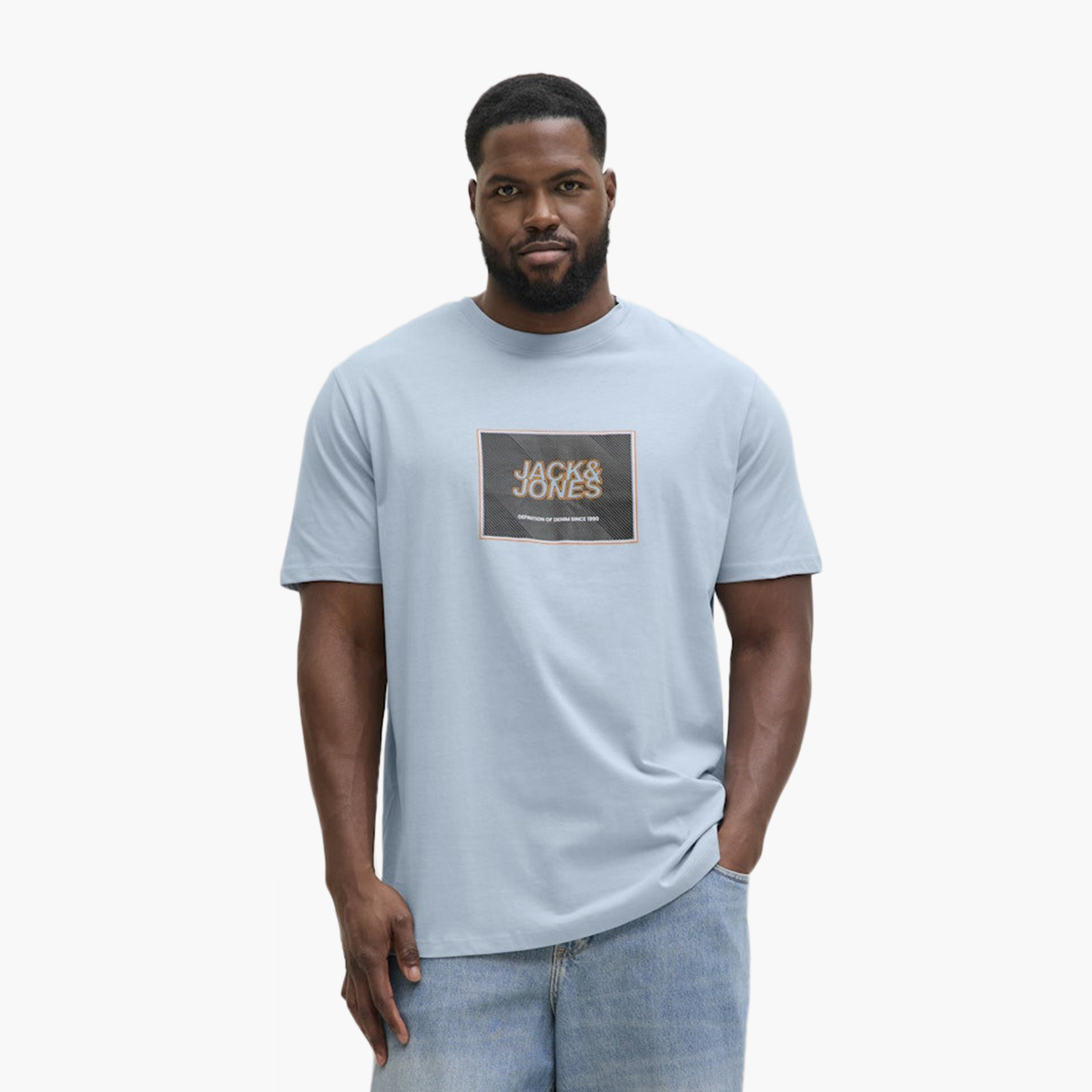 تي شيرت رجالي بلس بطبعة جرافيكية ورقبة دائرية وأكمام قصيرة من جاك آند جونز-men-clothing-tshirtsandpolos-tshirts-image-9