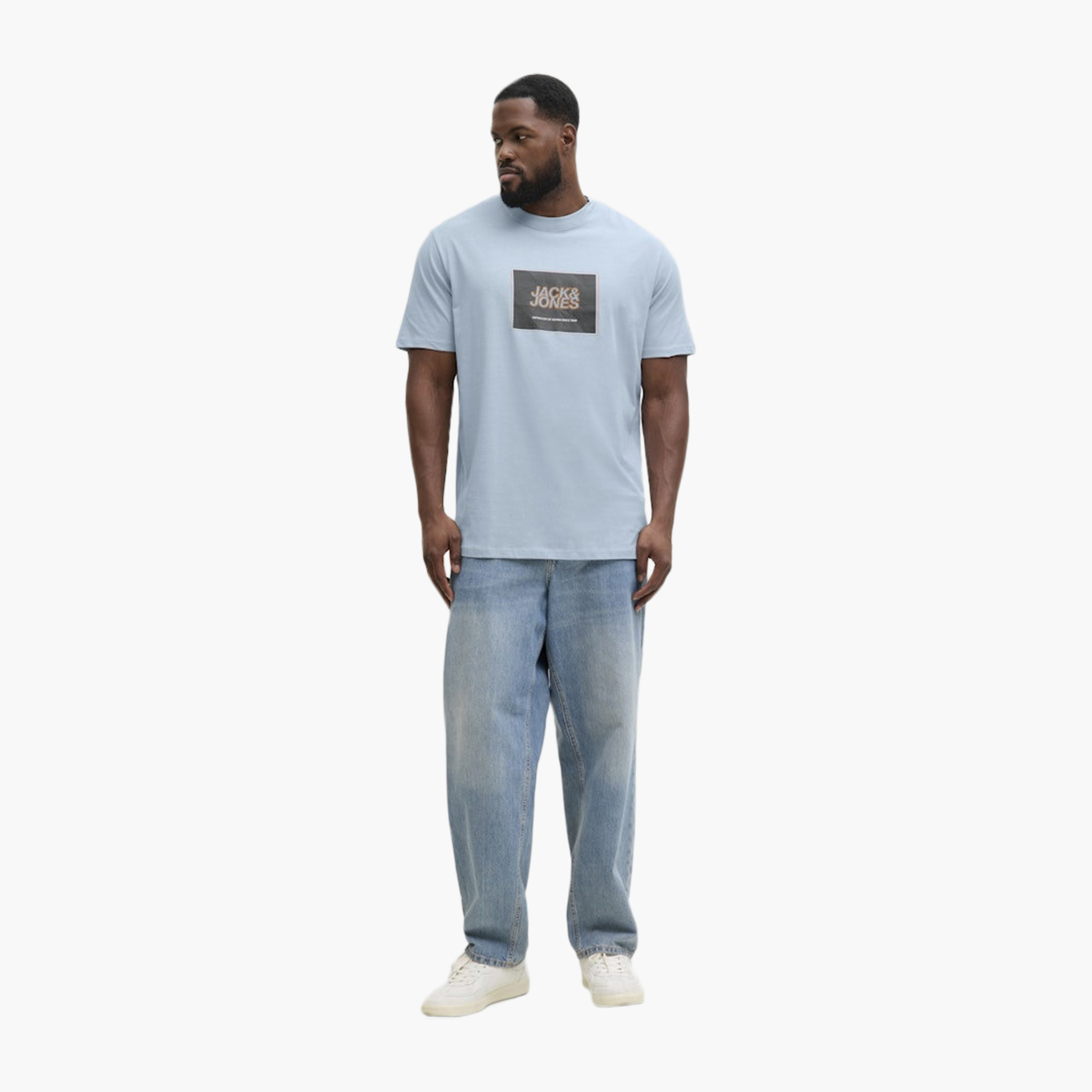 تي شيرت رجالي بلس بطبعة جرافيكية ورقبة دائرية وأكمام قصيرة من جاك آند جونز-men-clothing-tshirtsandpolos-tshirts-image-10