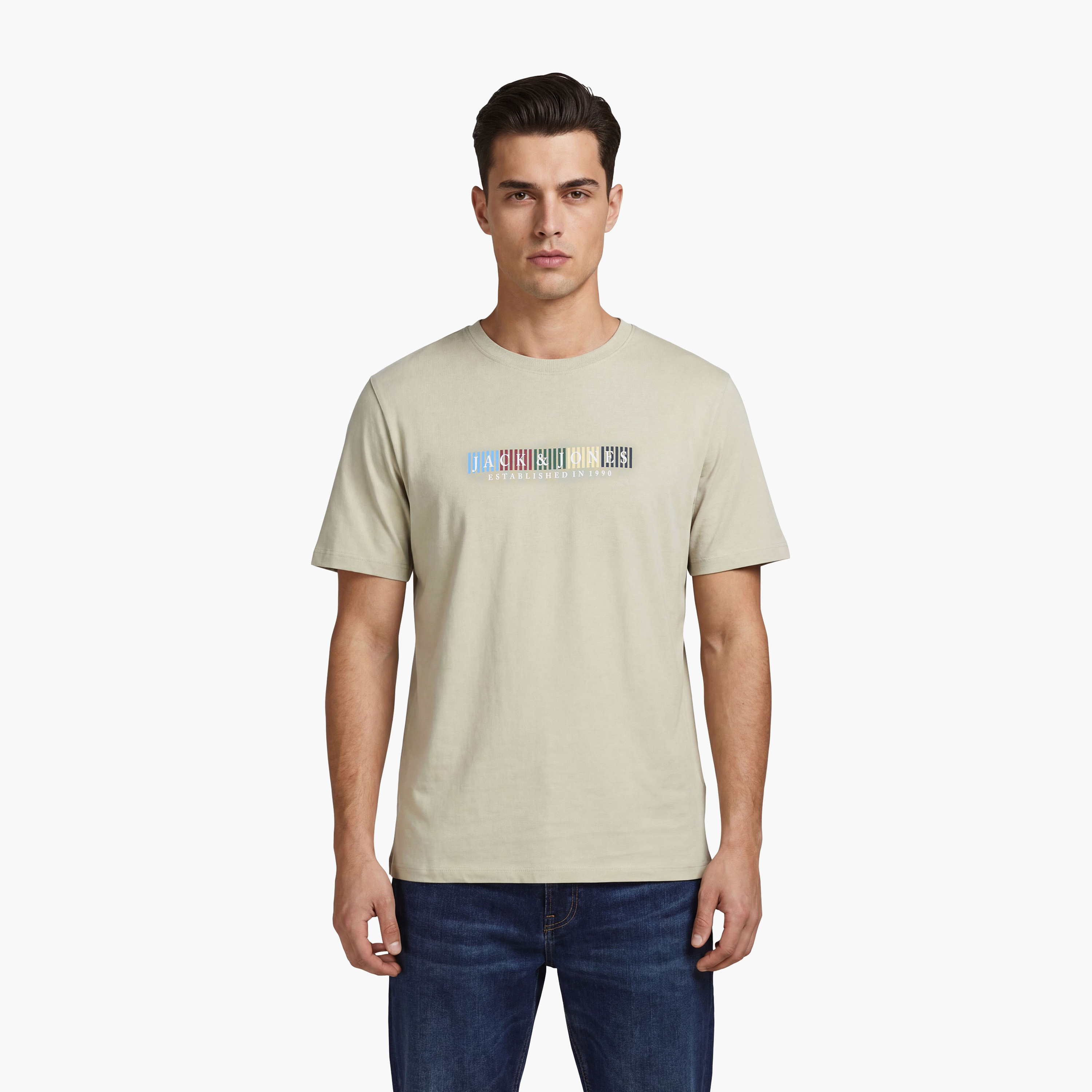 تيشيرت رجالي مطبوع بشعار الماركة بفتحة رقبة مستديرة وأكمام قصيرة من جاك آند جونز-men-clothing-tshirtsandpolos-tshirts-image-7