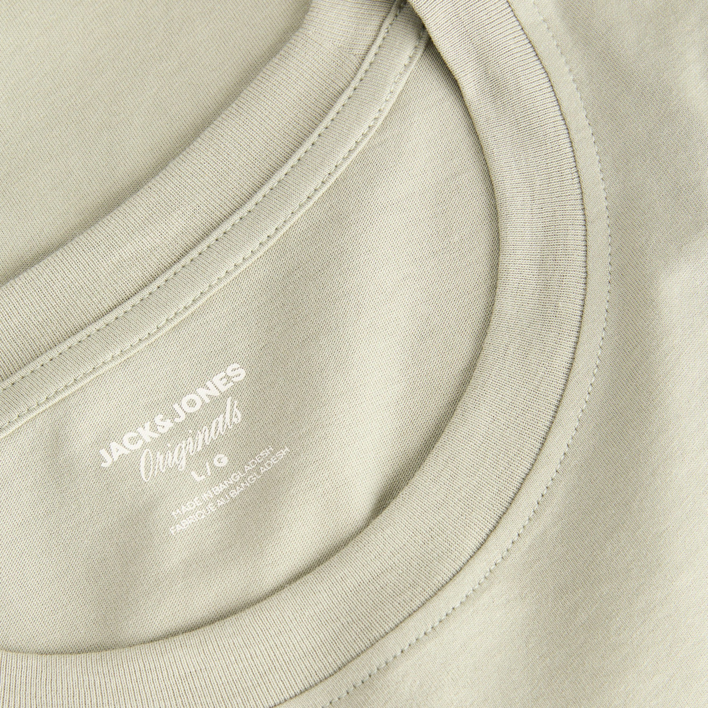 تيشيرت رجالي مطبوع بشعار الماركة بفتحة رقبة مستديرة وأكمام قصيرة من جاك آند جونز-men-clothing-tshirtsandpolos-tshirts-image-13