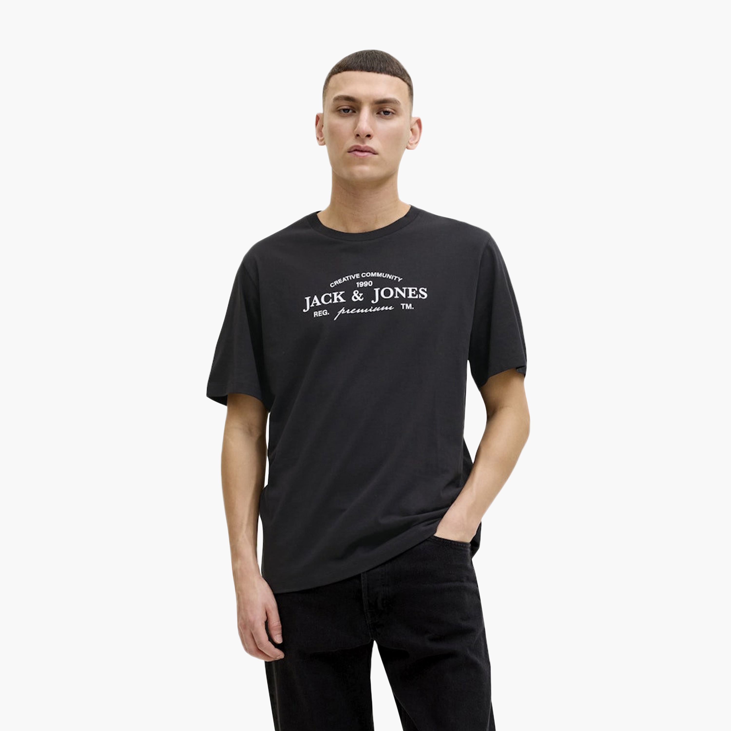 تي شيرت رجالي مطبوع بياقة دائرية وأكمام قصيرة من جاك اند جونز-men-clothing-tshirtsandpolos-tshirts-image-24