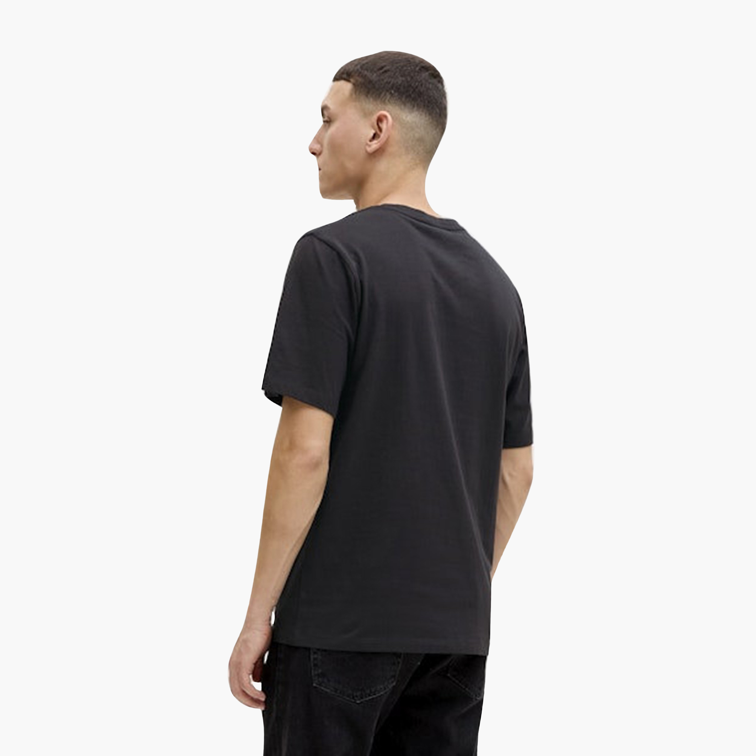 تي شيرت رجالي مطبوع بياقة دائرية وأكمام قصيرة من جاك اند جونز-men-clothing-tshirtsandpolos-tshirts-image-27