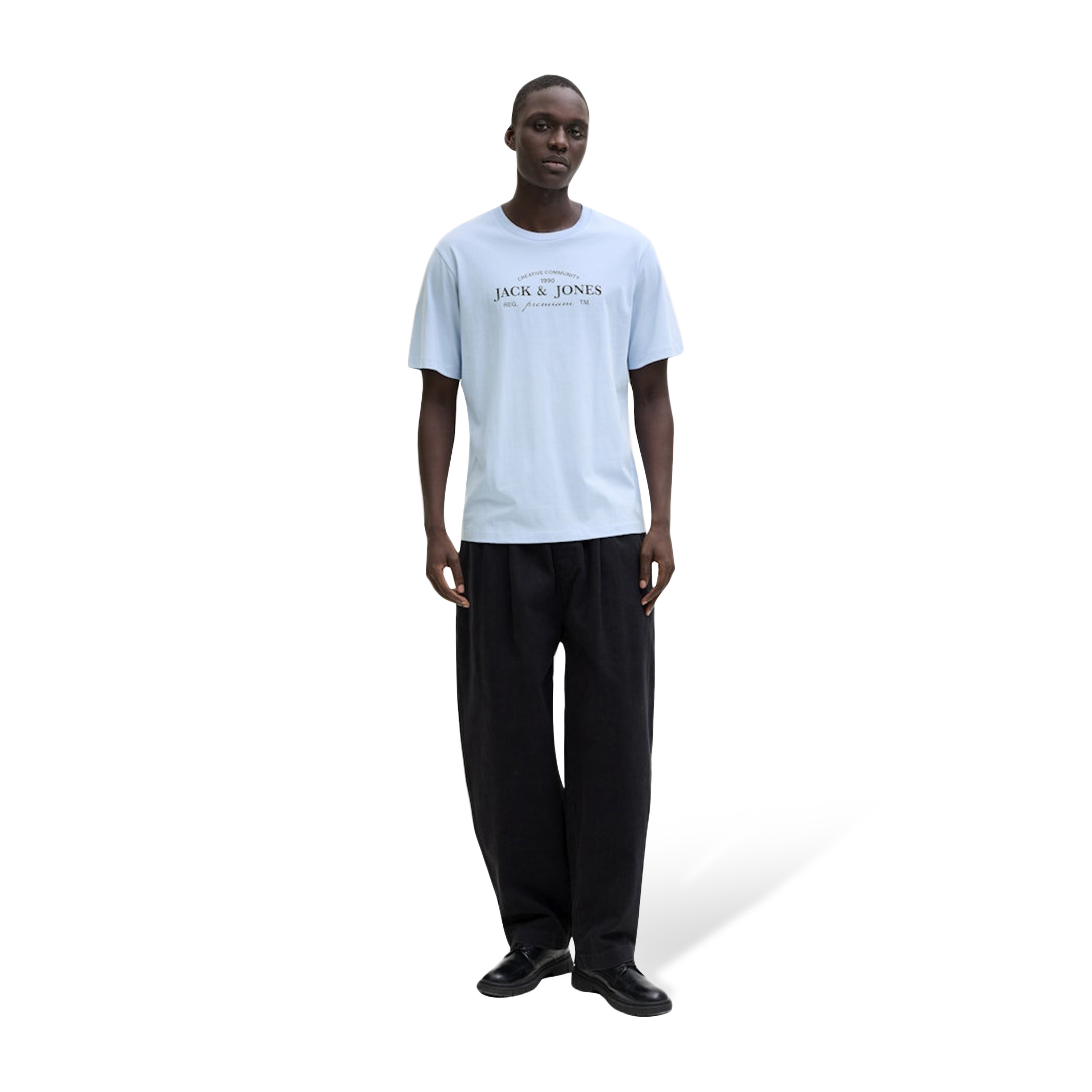 تي شيرت رجالي مطبوع بياقة دائرية وأكمام قصيرة من جاك اند جونز-men-clothing-tshirtsandpolos-tshirts-image-17