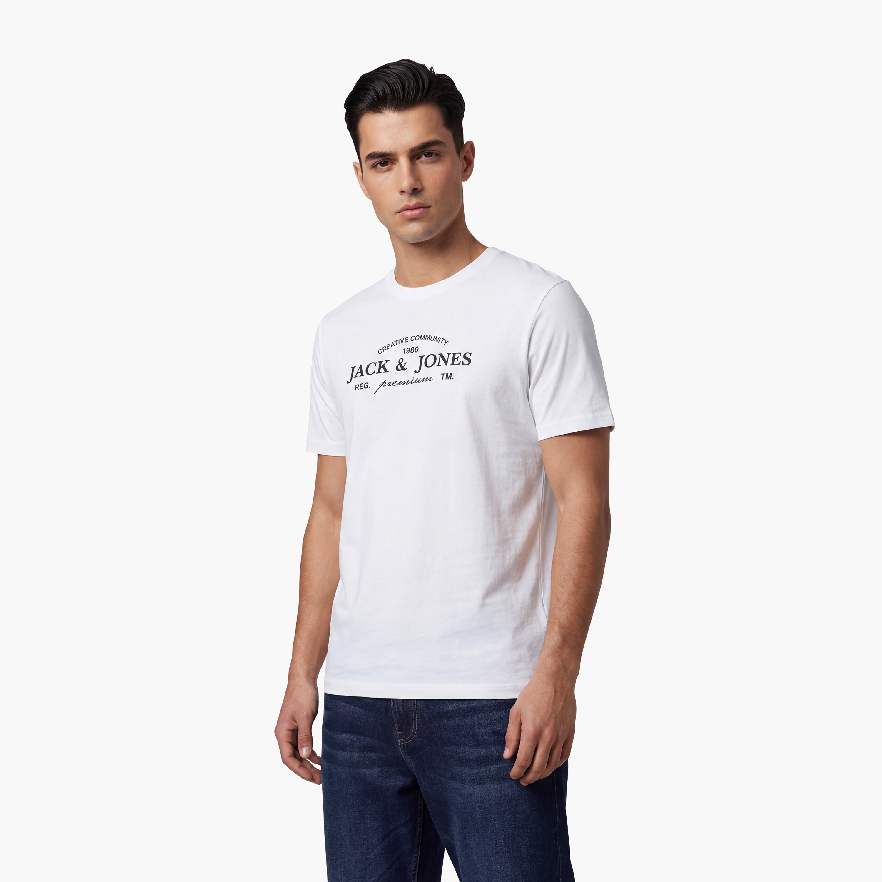 تي شيرت رجالي مطبوع بياقة دائرية وأكمام قصيرة من جاك اند جونز-men-clothing-tshirtsandpolos-tshirts-image-3