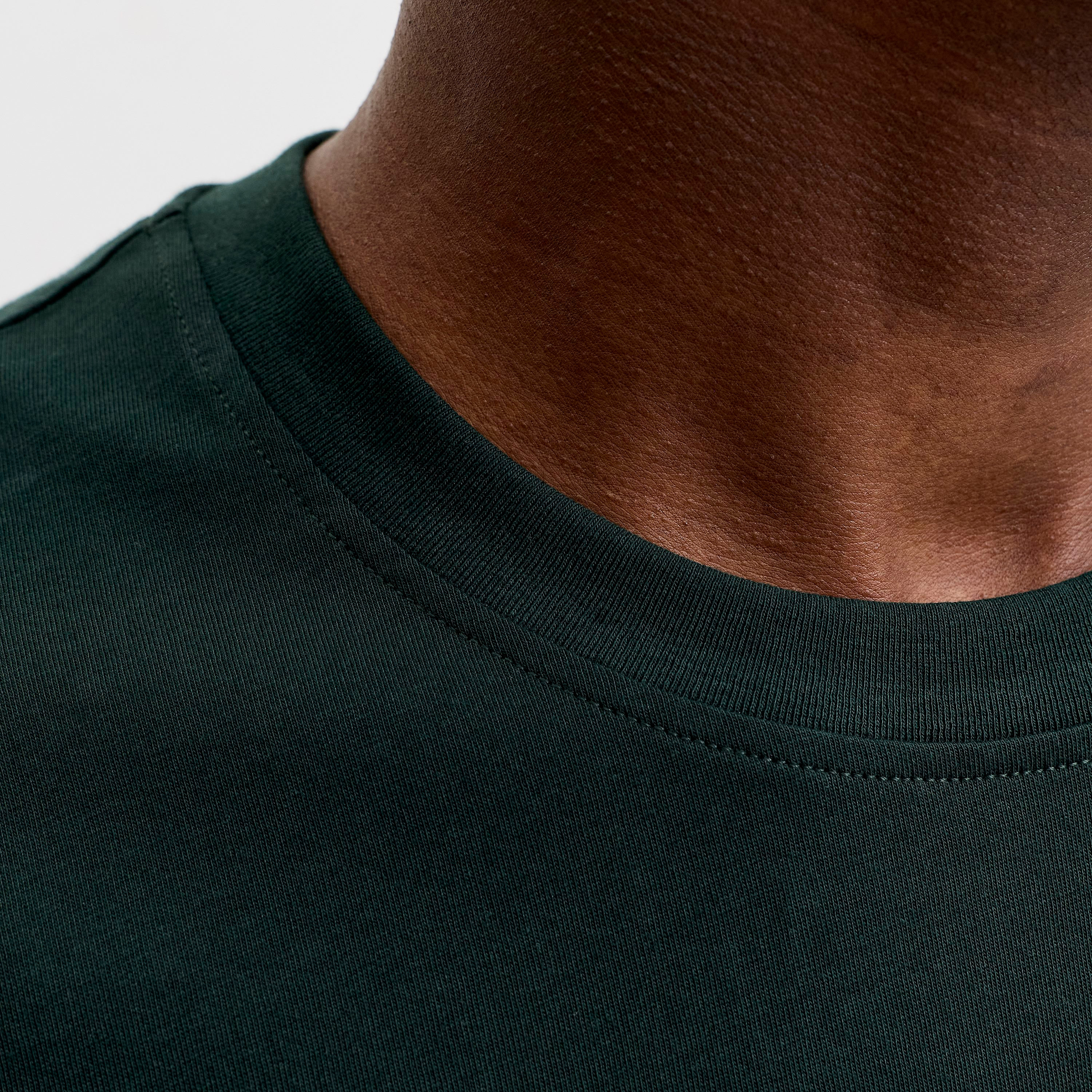 تيشيرت رجالي برقبة مستديرة وأكمام قصيرة بشعار مطبوع من جاك آند جونز-men-clothing-tshirtsandpolos-tshirts-image-5
