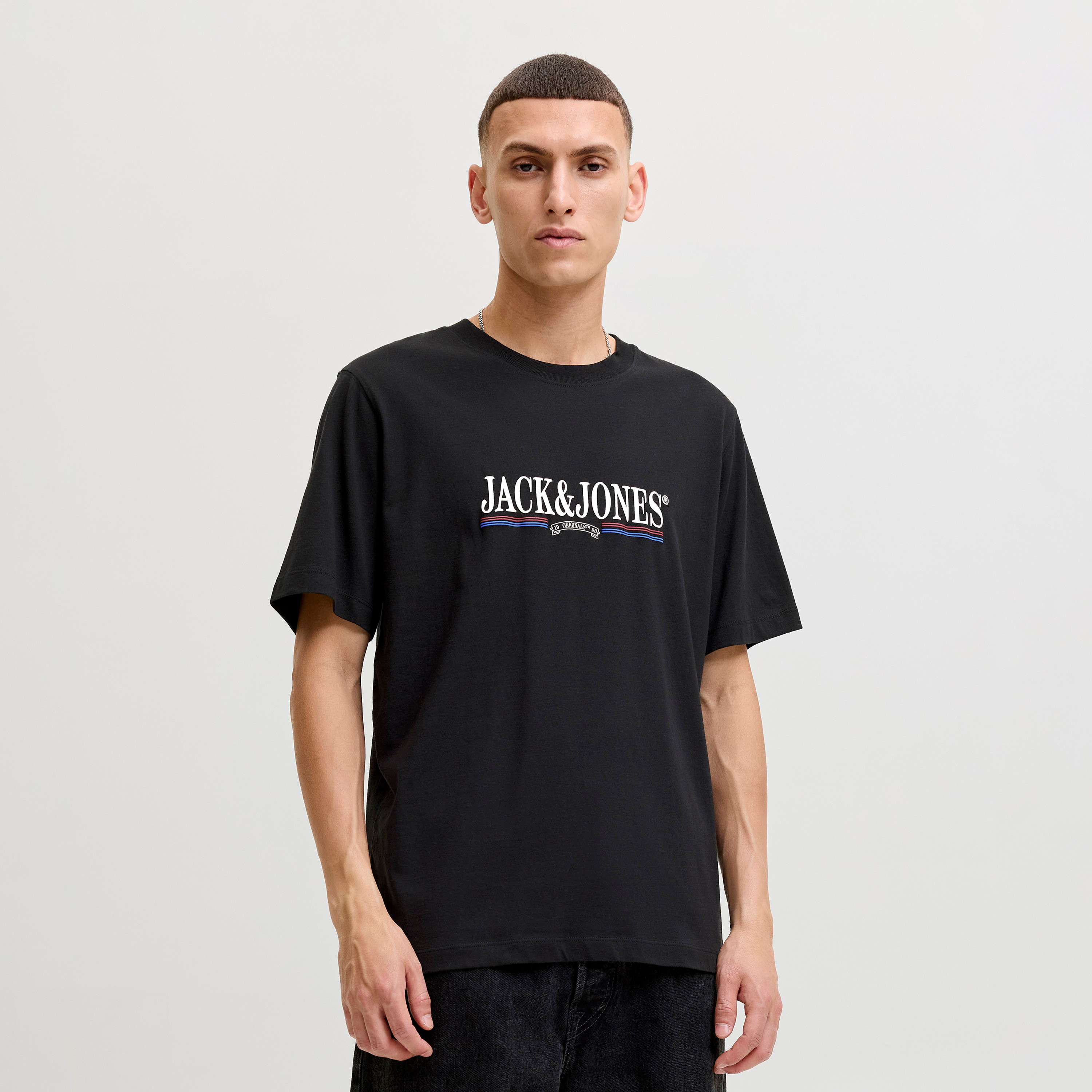 تيشيرت مطبوع برقبة مستديرة وأكمام قصيرة رجالي من جاك آند جونز-men-clothing-tshirtsandpolos-tshirts-image-1