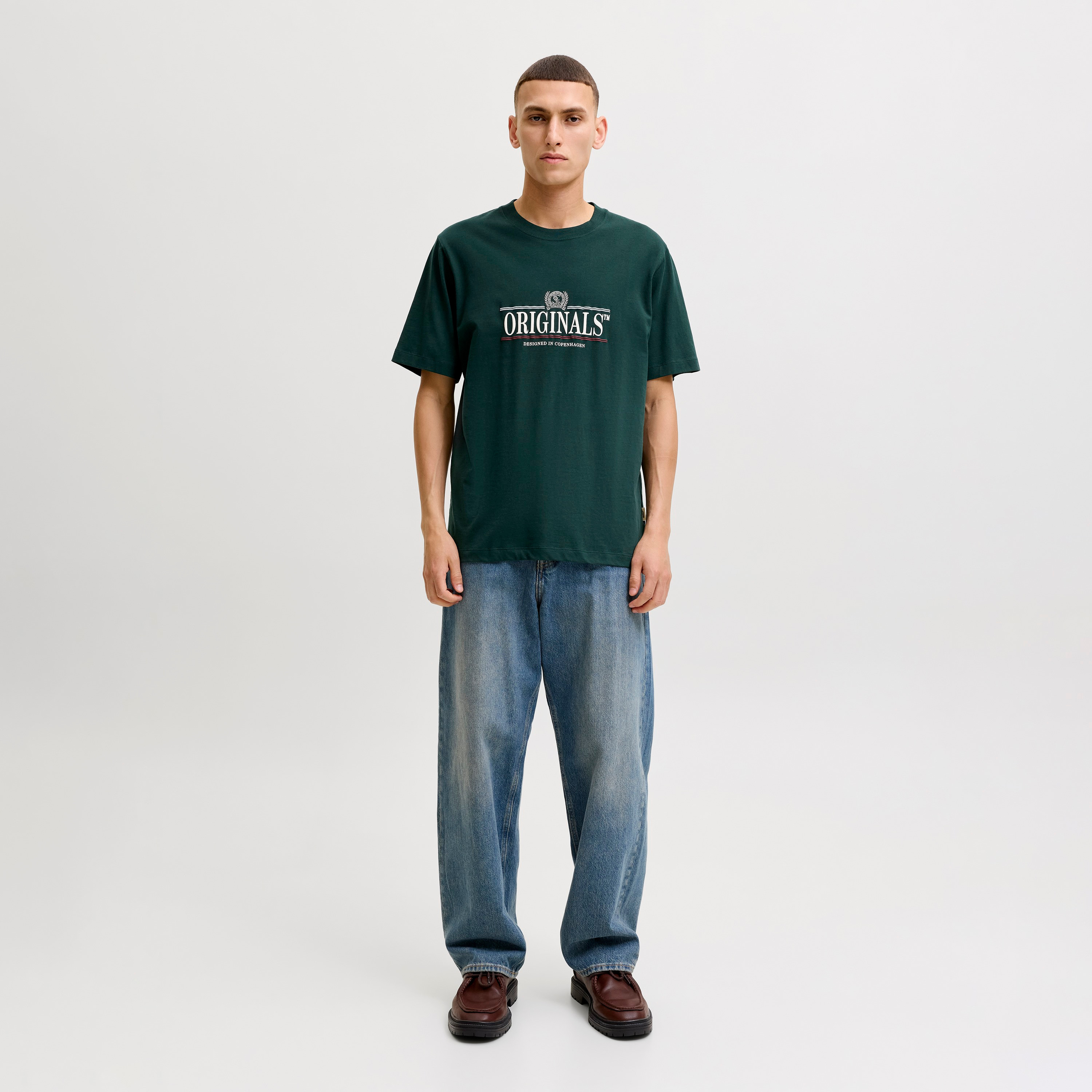 تيشيرت مطبوع برقبة مستديرة وأكمام قصيرة رجالي من جاك آند جونز-men-clothing-tshirtsandpolos-tshirts-image-10