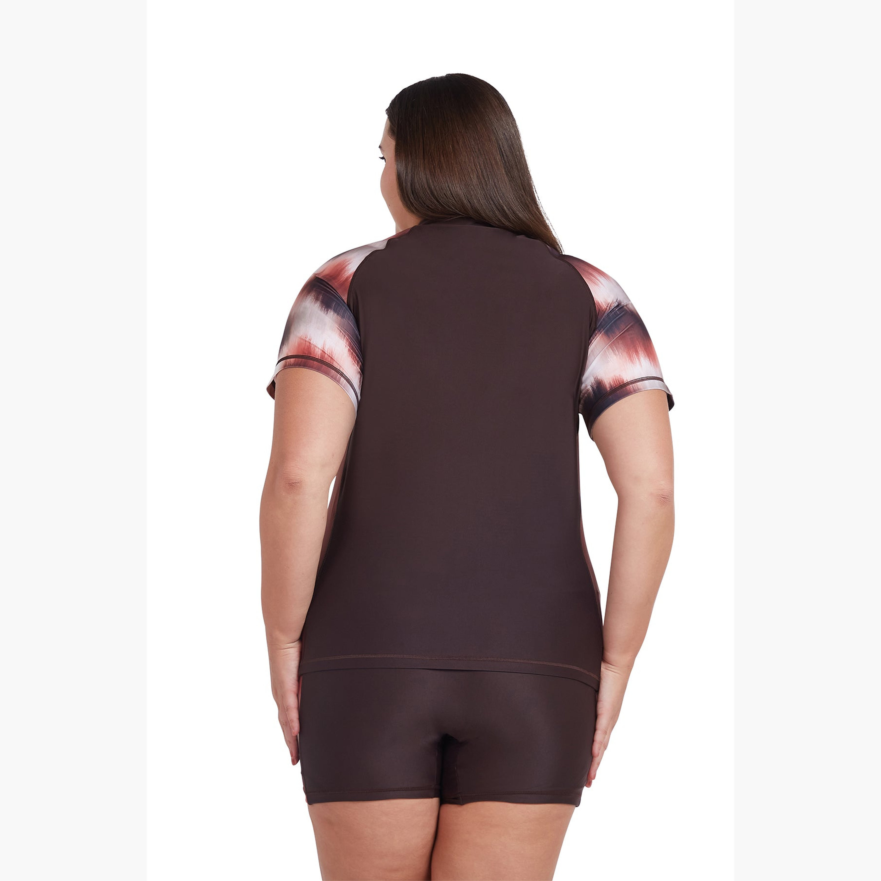 كويغا - قميص سباحة نسائي قصير الأكمام مقاوم للطفح الجلدي بلون الشوكولاتة-women-clothing-swimandbeach-swimsuits-image-3
