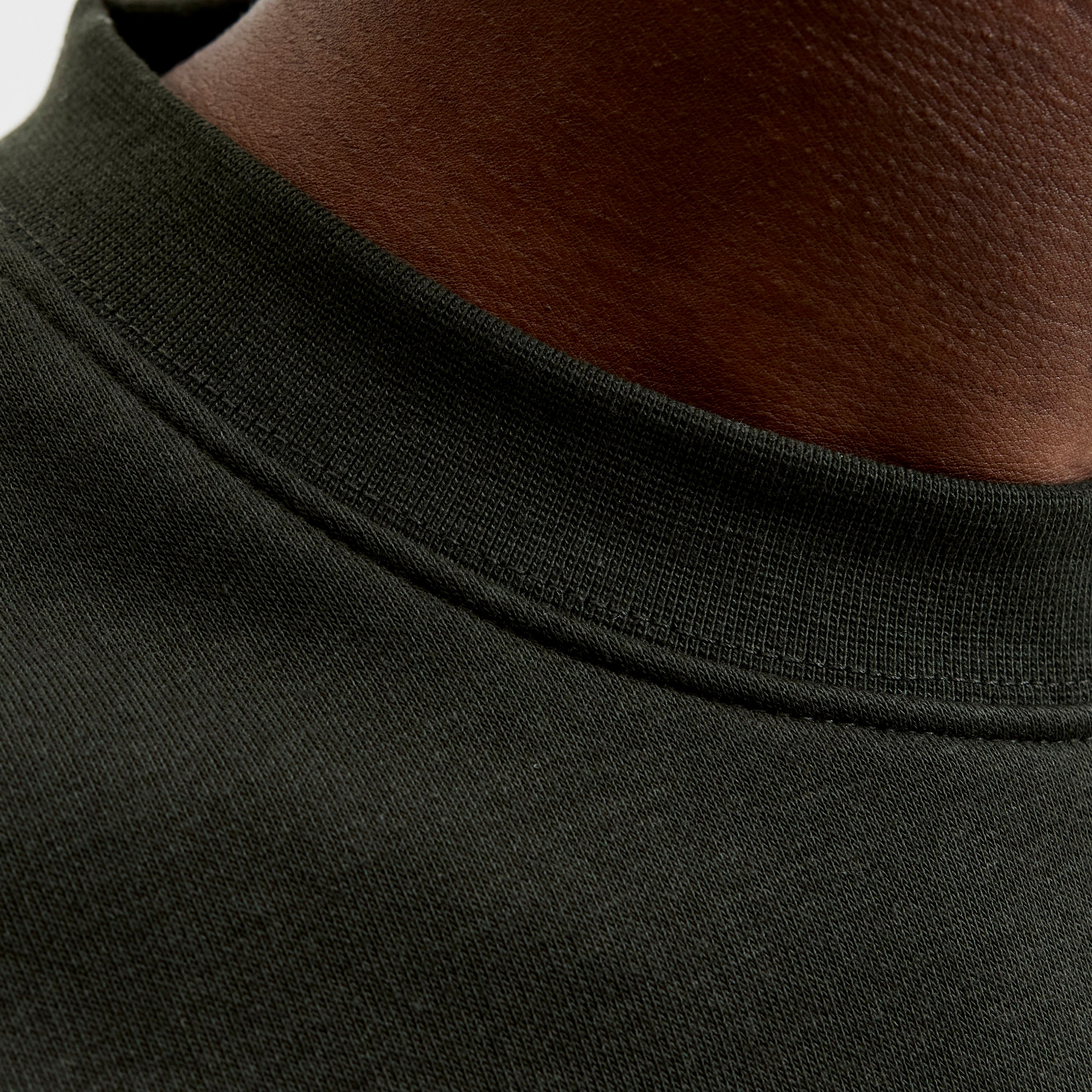 سويت شيرت رجالي سادة برقبة مستديرة وأكمام طويلة من جاك آند جونز-men-winterwear-hoodiesandsweatshirts-image-5