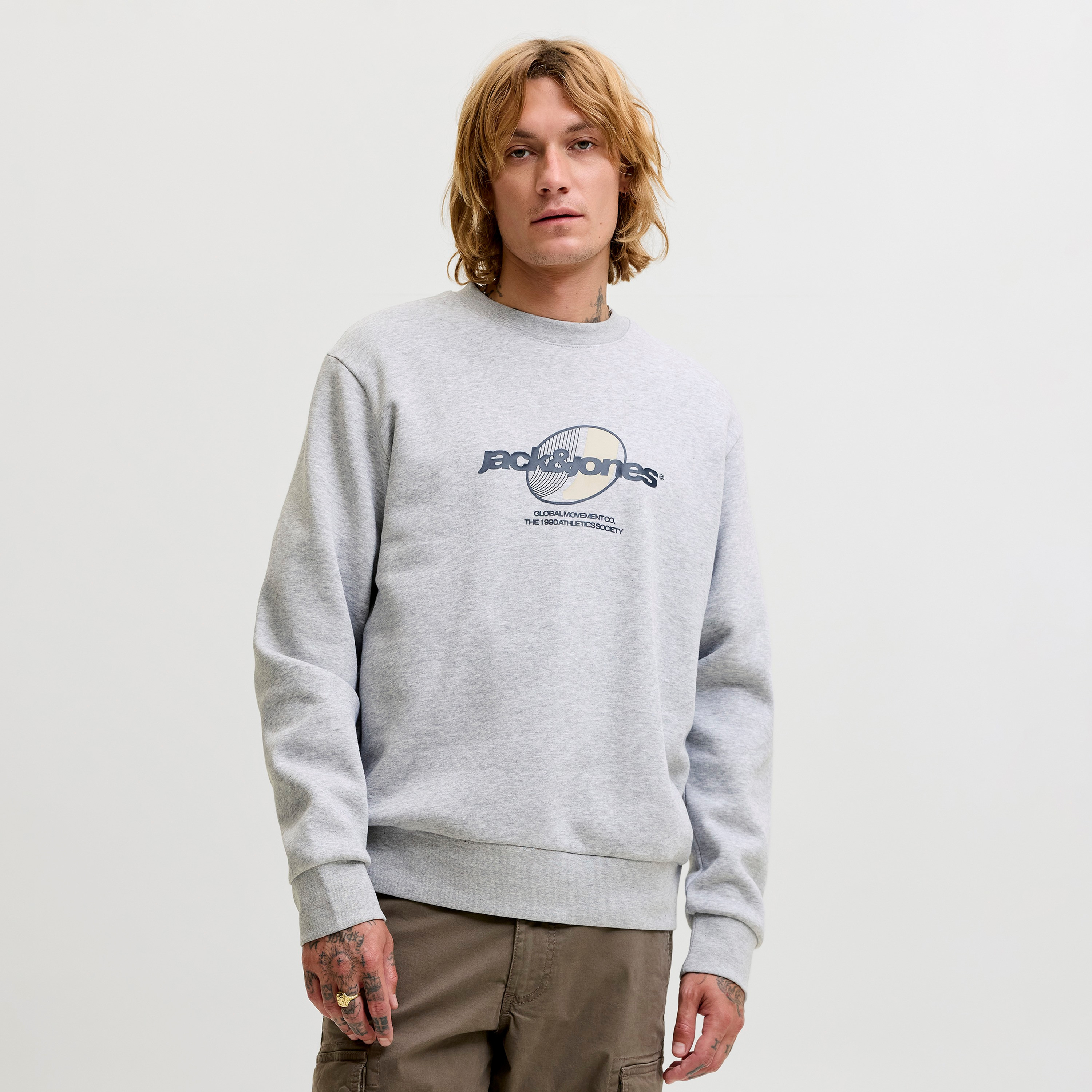 سويت شيرت مطبوع برقبة مستديرة وأكمام طويلة رجالي من جاك آند جونز-men-winterwear-hoodiesandsweatshirts-image-1