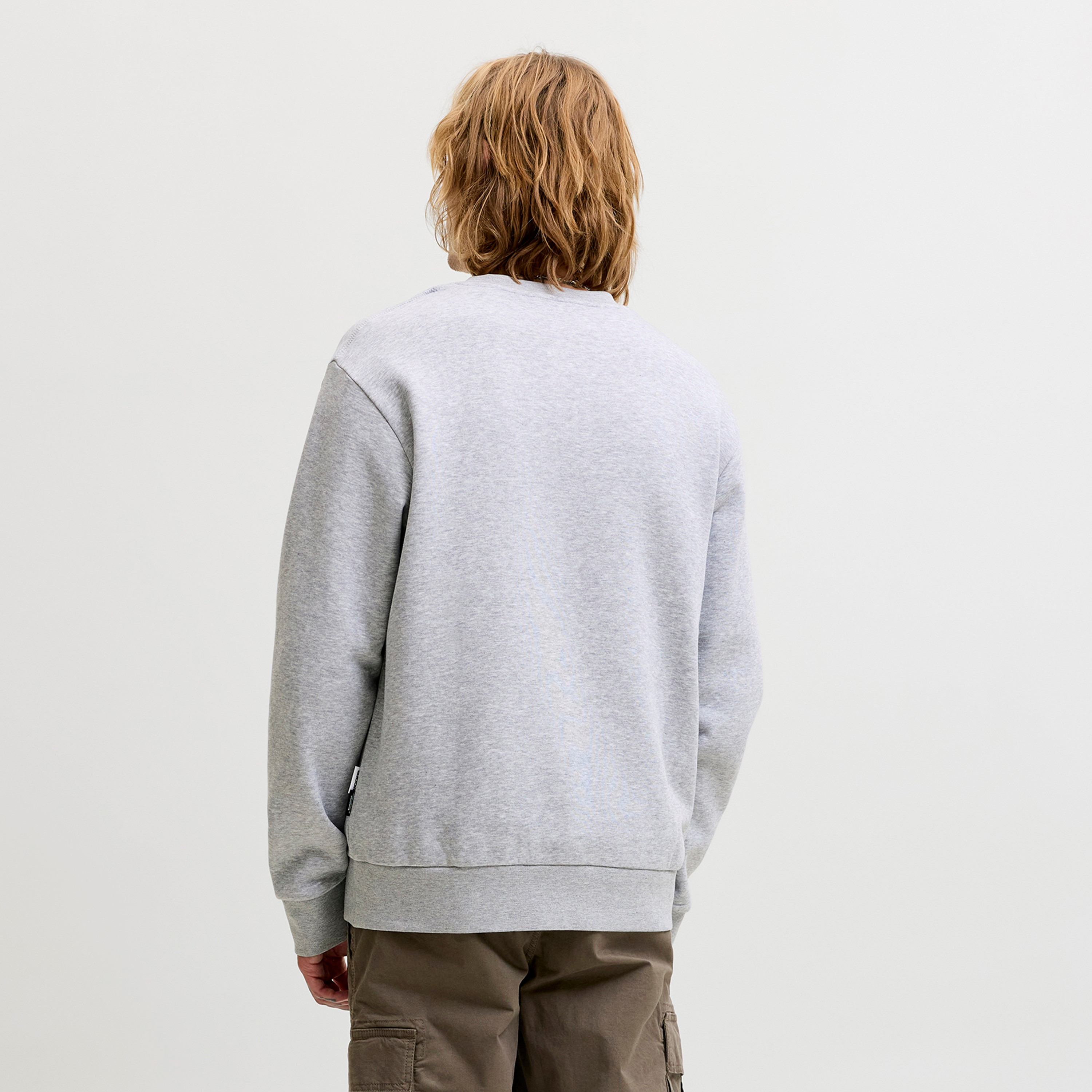 سويت شيرت مطبوع برقبة مستديرة وأكمام طويلة رجالي من جاك آند جونز-men-winterwear-hoodiesandsweatshirts-image-4
