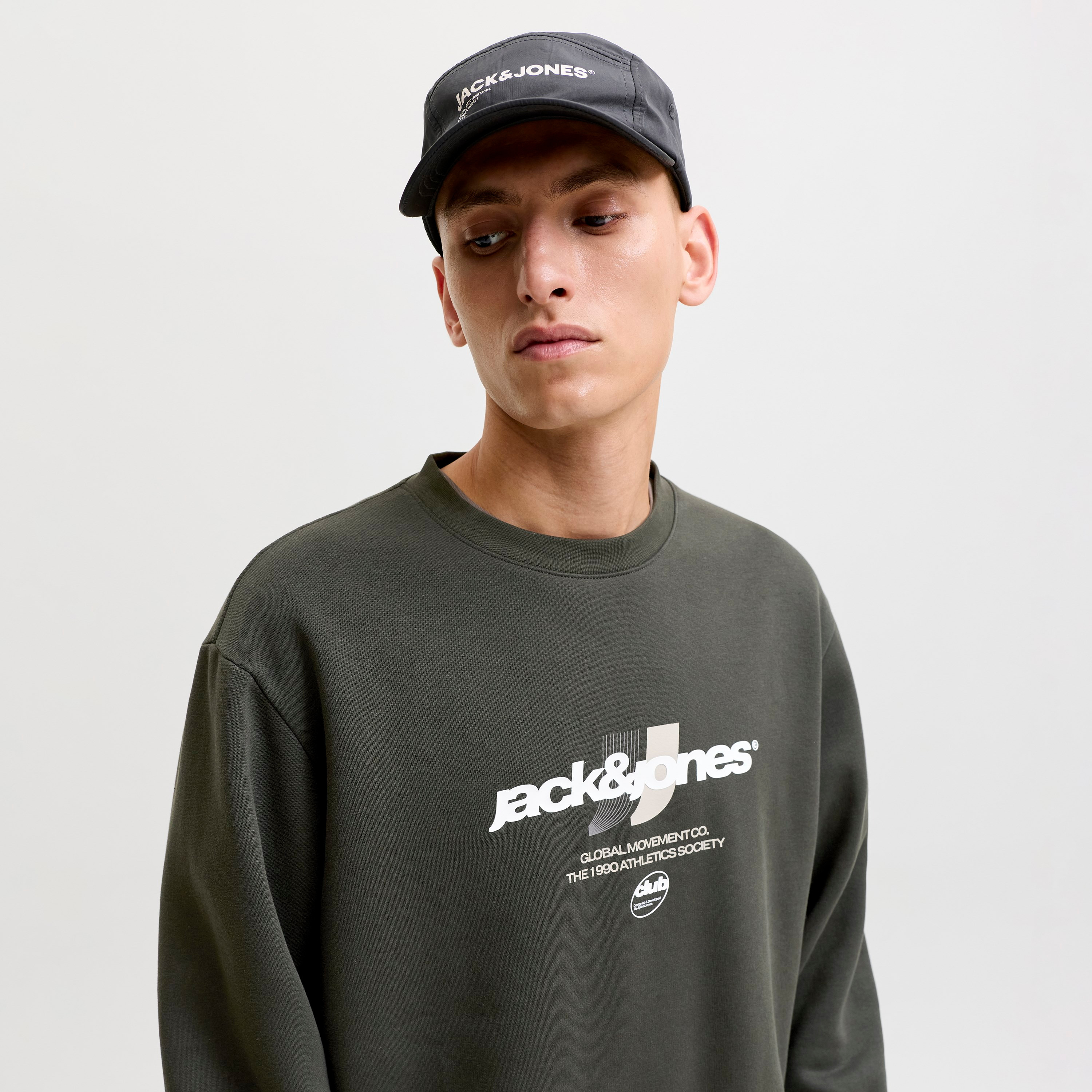 سويت شيرت مطبوع برقبة مستديرة وأكمام طويلة رجالي من جاك آند جونز-men-winterwear-hoodiesandsweatshirts-image-11