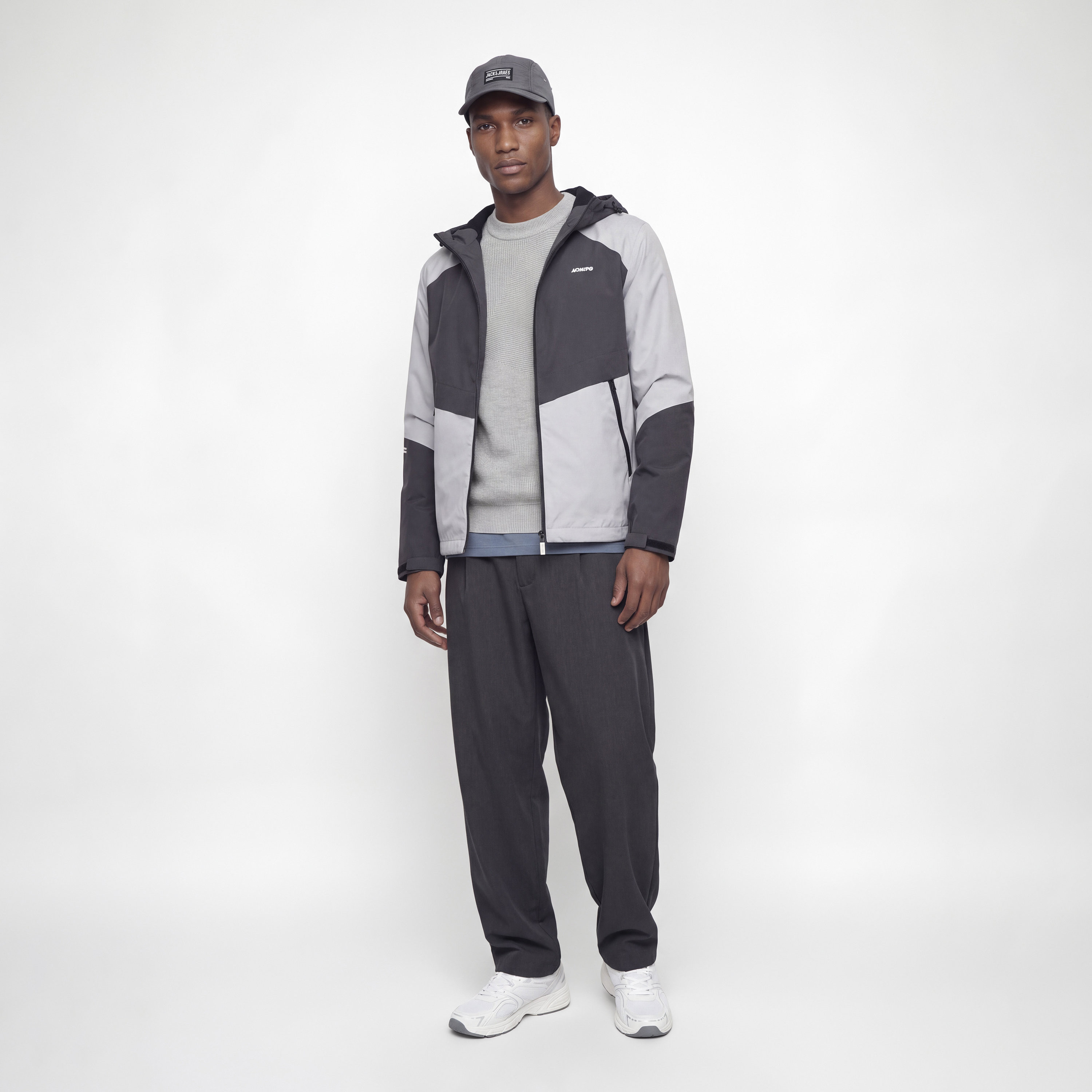 كنزة رجالية بأكمام طويلة وياقة دائرية مضلعة من Jack & Jones-men-clothing-sweatersandpullovers-image-8