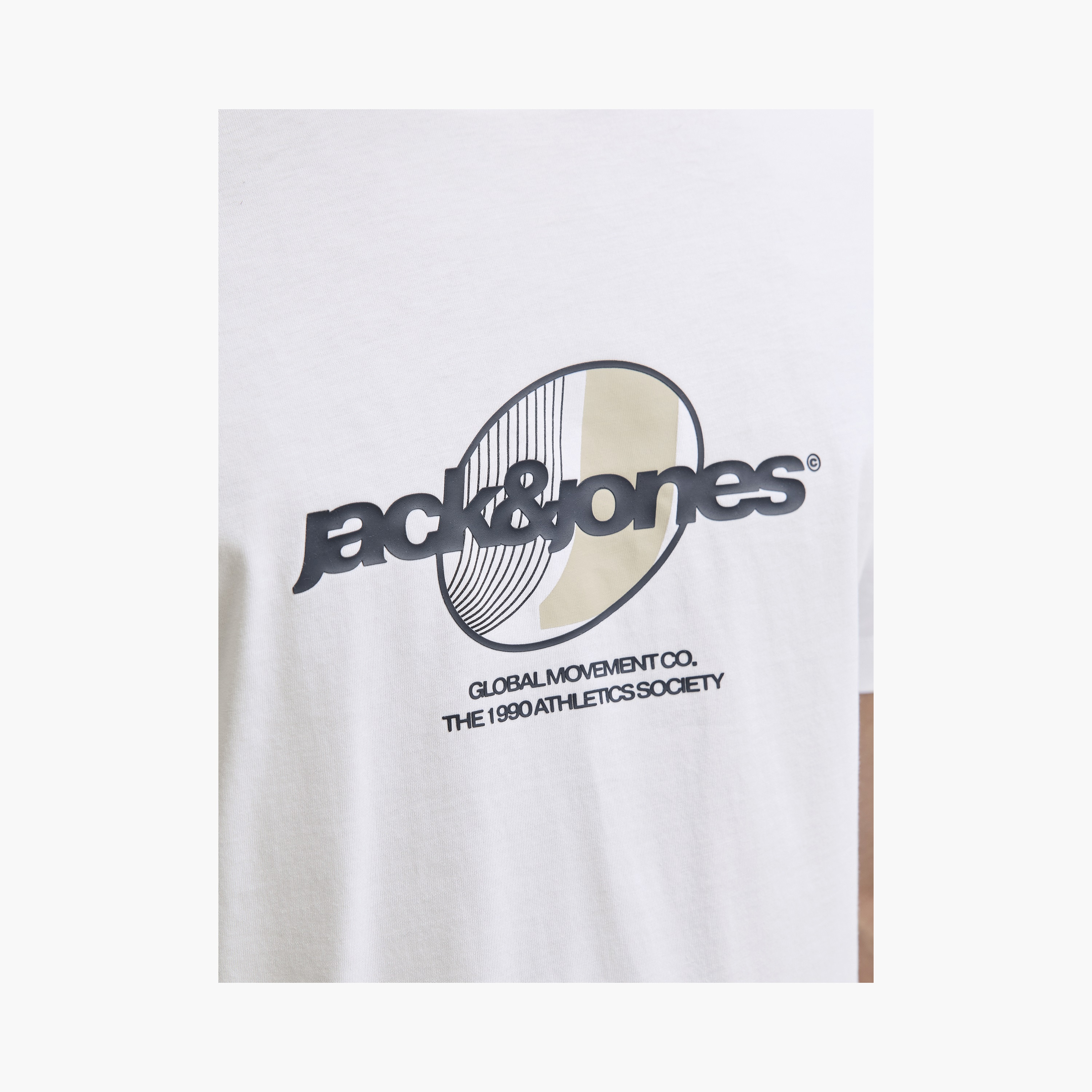 تيشيرت رجالي مطبوع برسومات بياقة دائرية وأكمام قصيرة من جاك ان جونز-women-clothing-tshirts-image-6