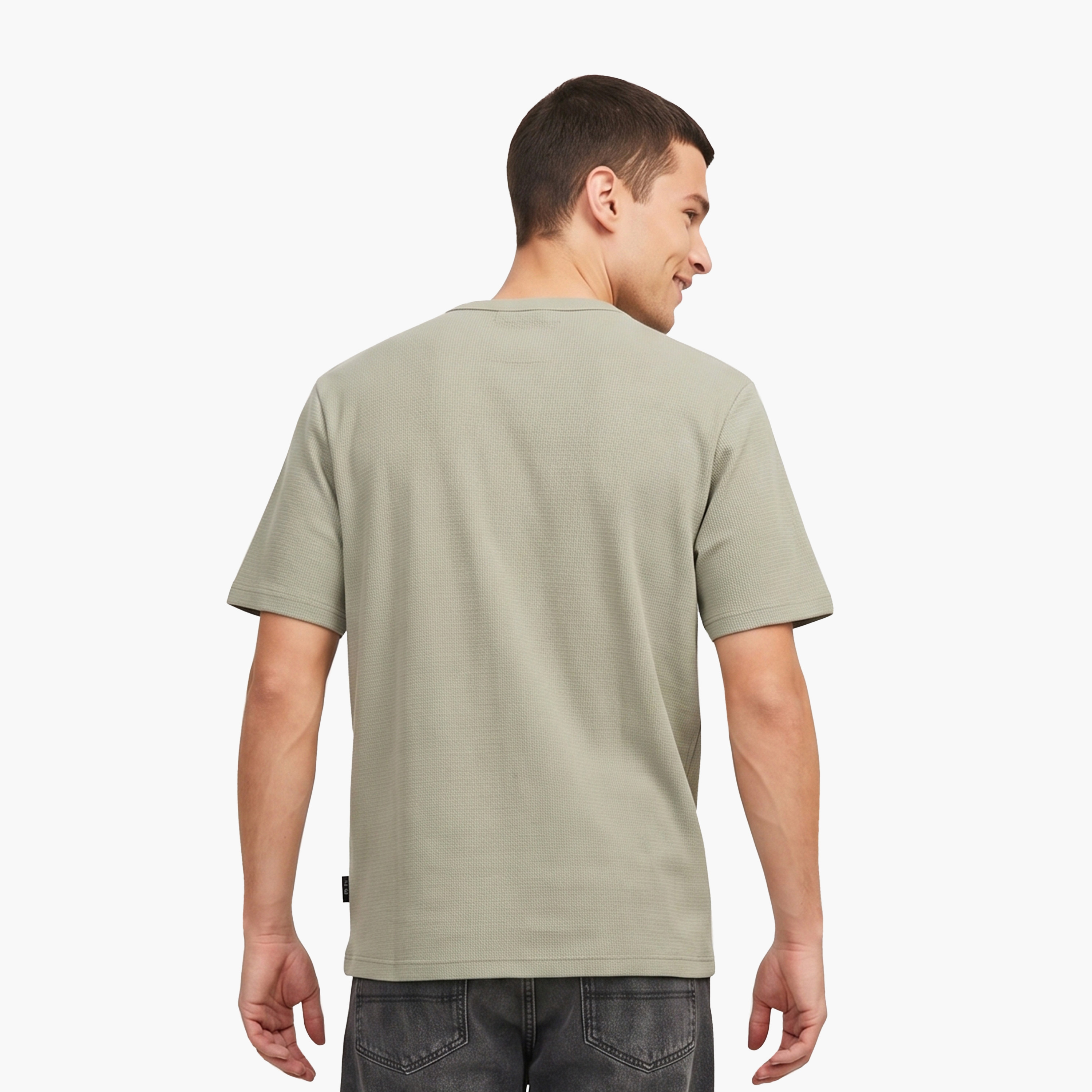 تيشيرت رجالي سادة بأكمام قصيرة ورقبة مستديرة من جاك آند جونز-men-clothing-tshirtsandpolos-tshirts-image-28